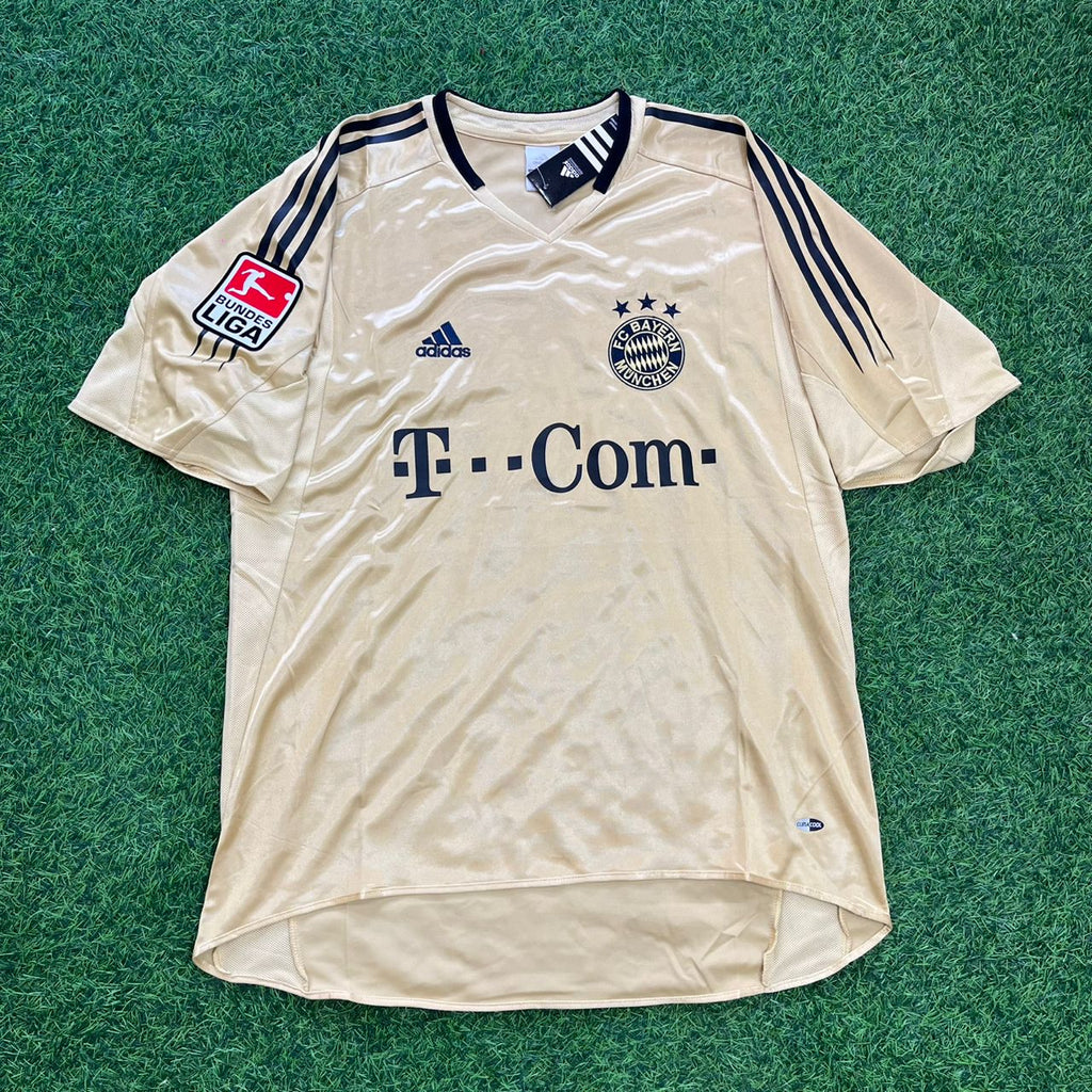 Lucio Bayern München 2004/05 Retro Golden Set – Front View