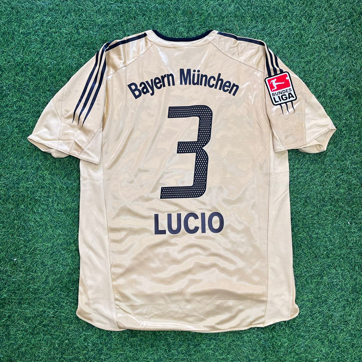 Lucio Bayern München 2004/05 Retro Golden Set – Back View