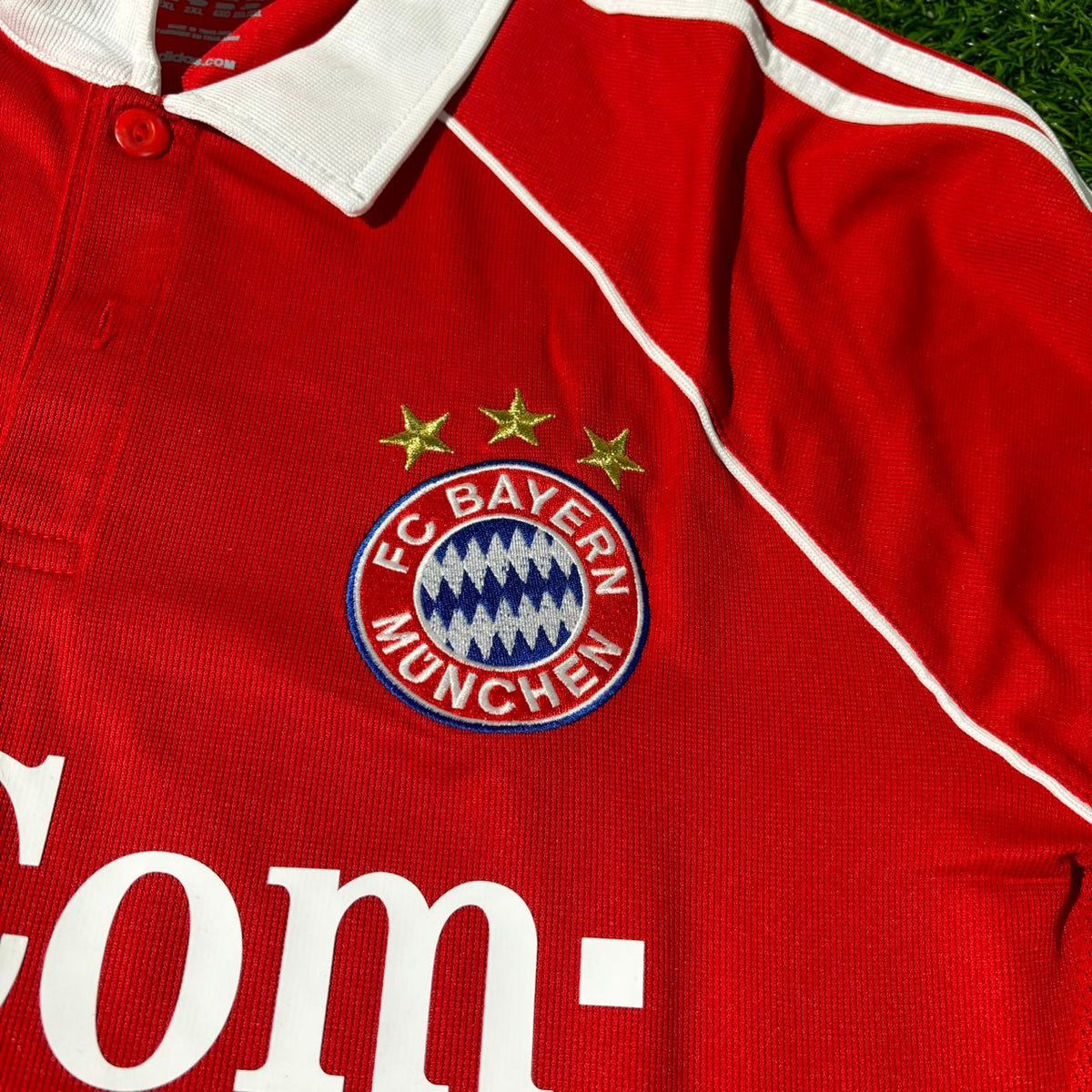 2006/07 Lucio Bayern Munich Red Retro Football Jersey Collection – Detailed View