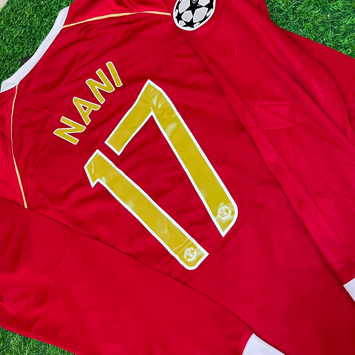 Manchester United 2006 2007 Red Golden Jersey – Luis Nani #17 – Detailed View
