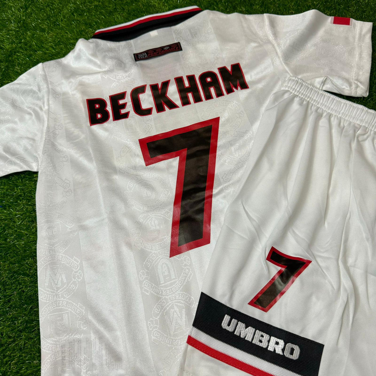 1997/98 David Beckham Manchester United White Home Kids Kit Football Jersey for Children – Back View
