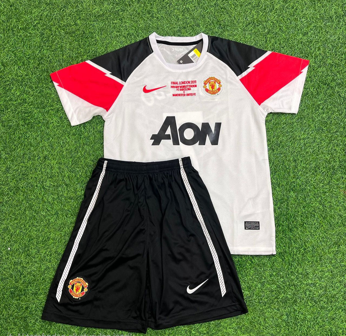 2011 Chicharito Manchester United Champions League Final Kids Retro Football Jersey Collection – Front View