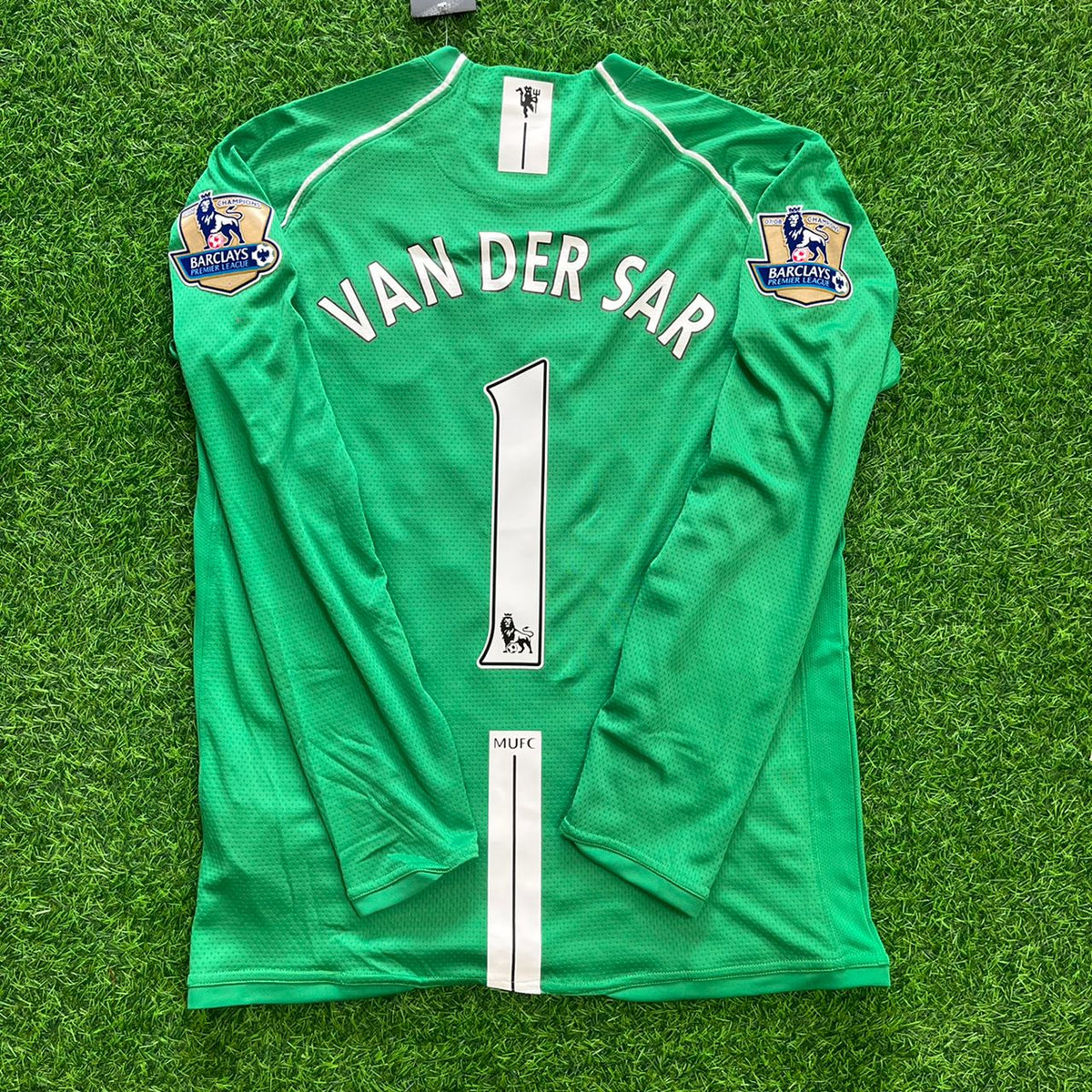 Manchester United Green Retro Long Sleeve Goalkeeper Football Jersey Edwin van der Sar – Back View