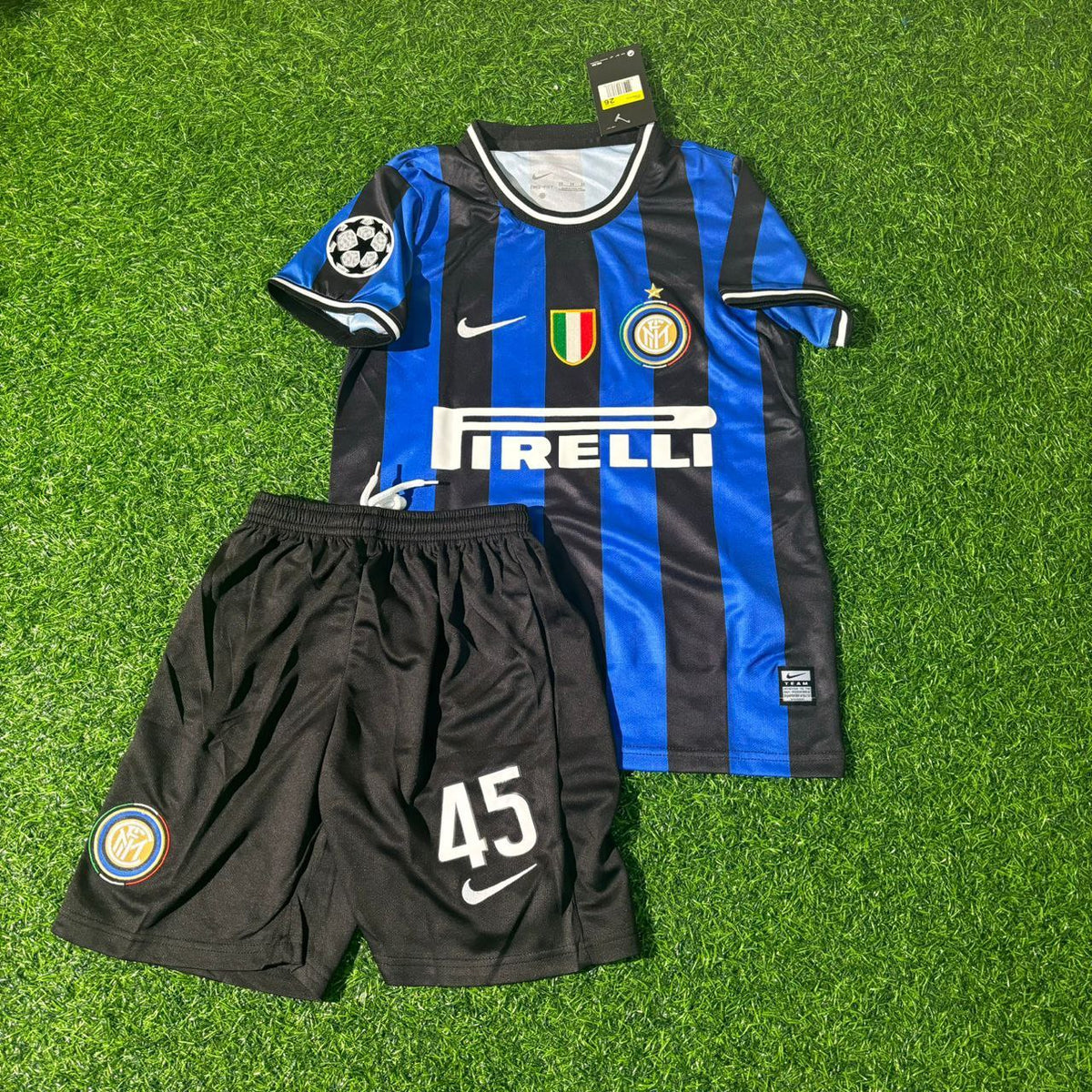 2010 Mario Balotelli Inter Milan Champions League Final Kids Retro Kids Football Jersey Collection – Front View