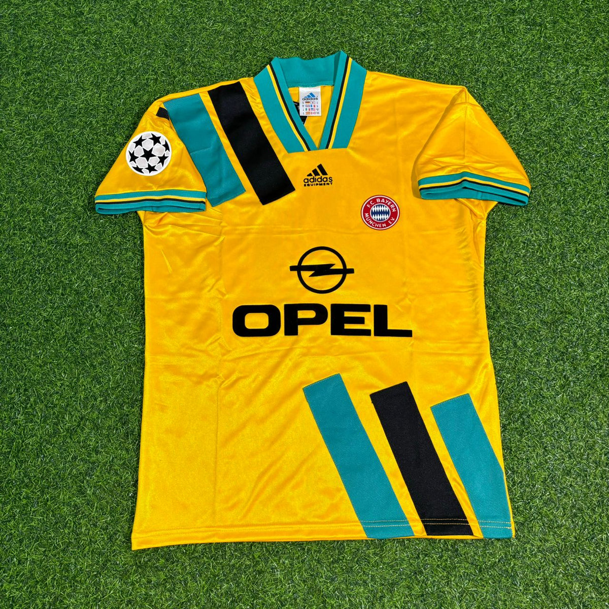 Bayern München Gelb Retro – Mario Basler #21 – Front View