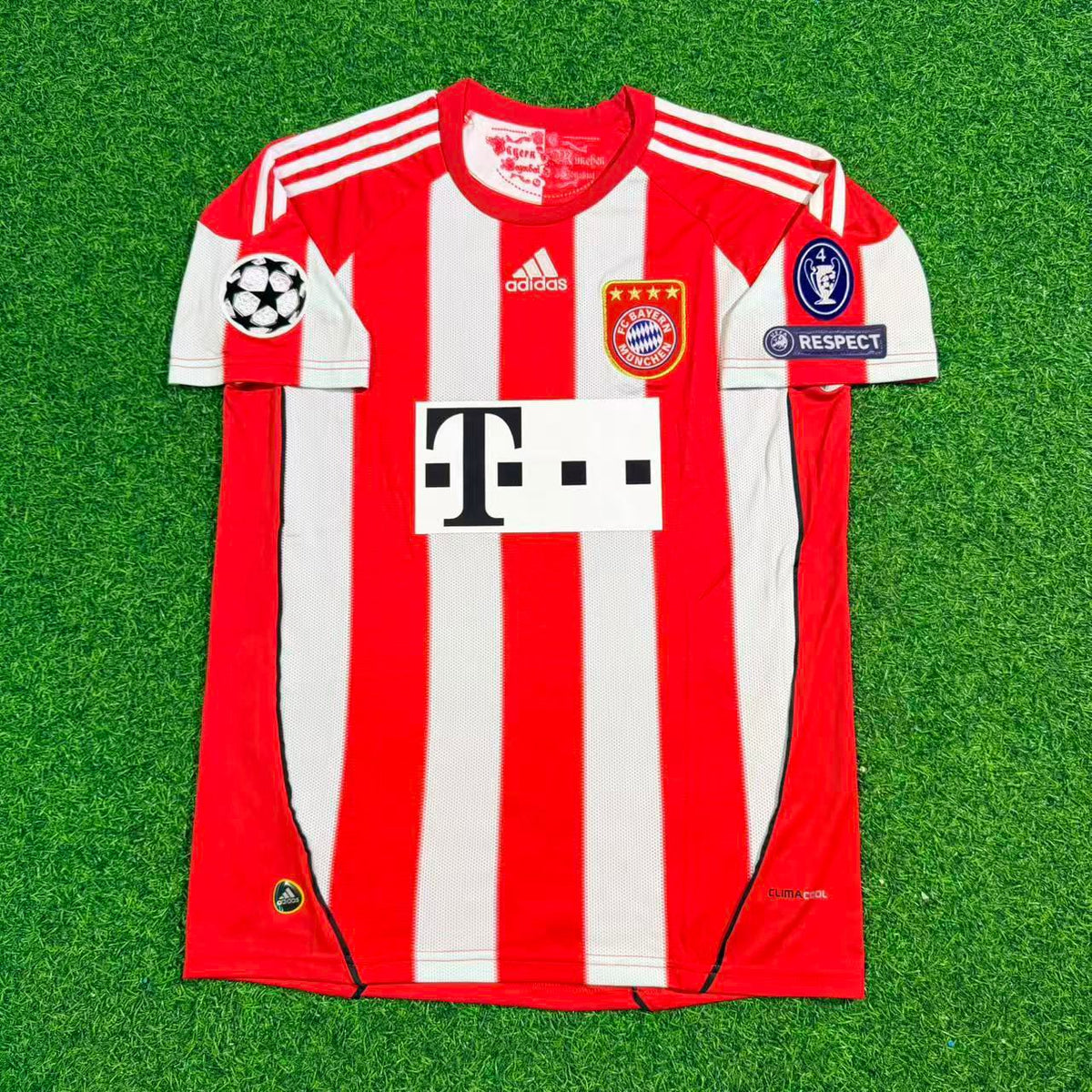 Mario Gomez Bayern Munich 2010/11 Home Jersey – Front View