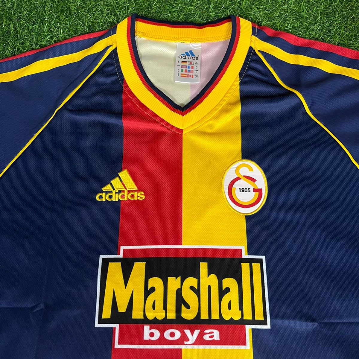 Victor Osimhen 45 – Galatasaray 2000 UEFA Retro Kit Jersey – | | | Forma – Detailed View