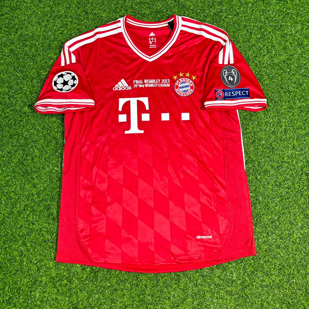 2013 Mario Mandžukić #9 Bayern Munich Champions League Final Retro Football Jersey – Front View