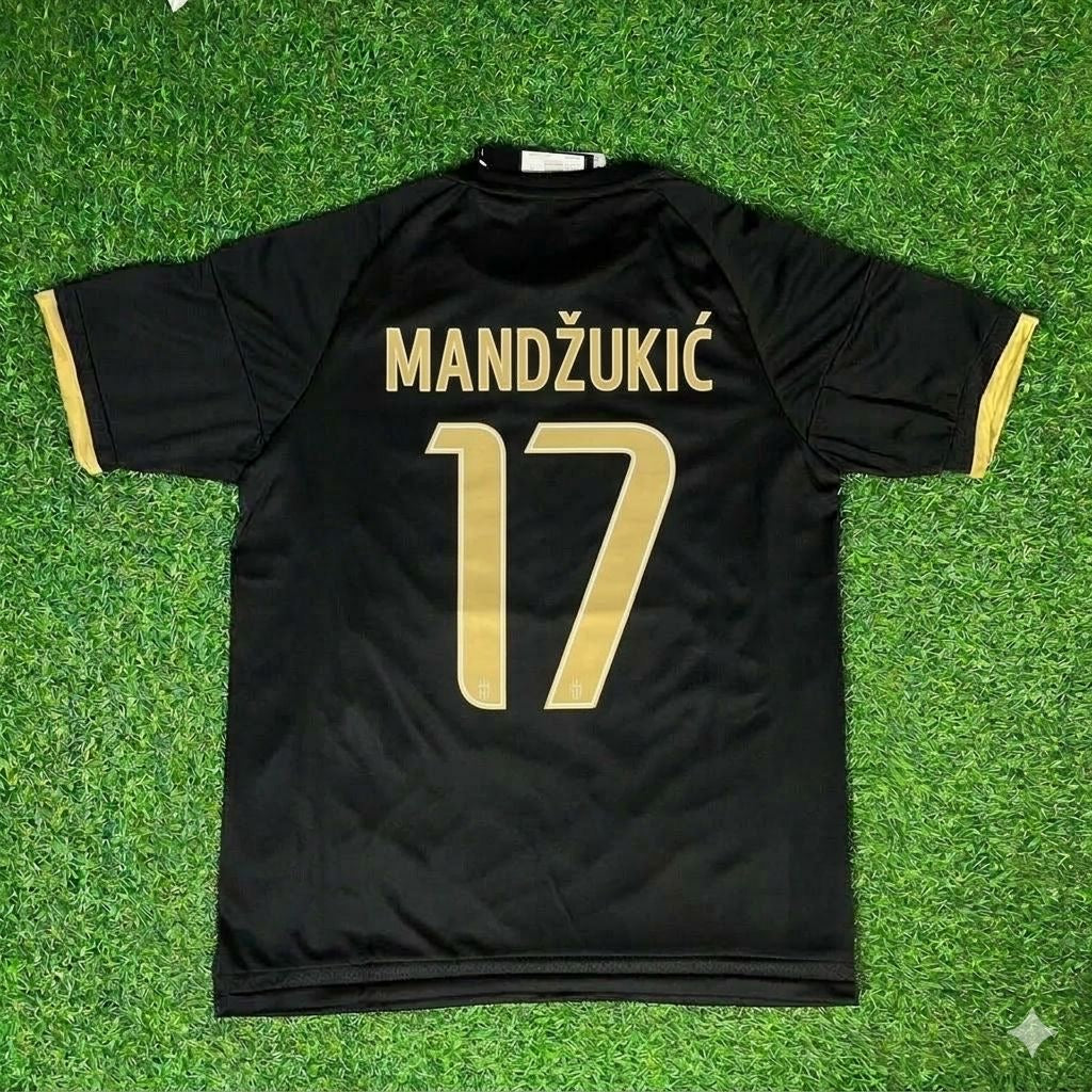 Mario Mandžukić 17- Juventus Retro Black Football Jersey – Back View