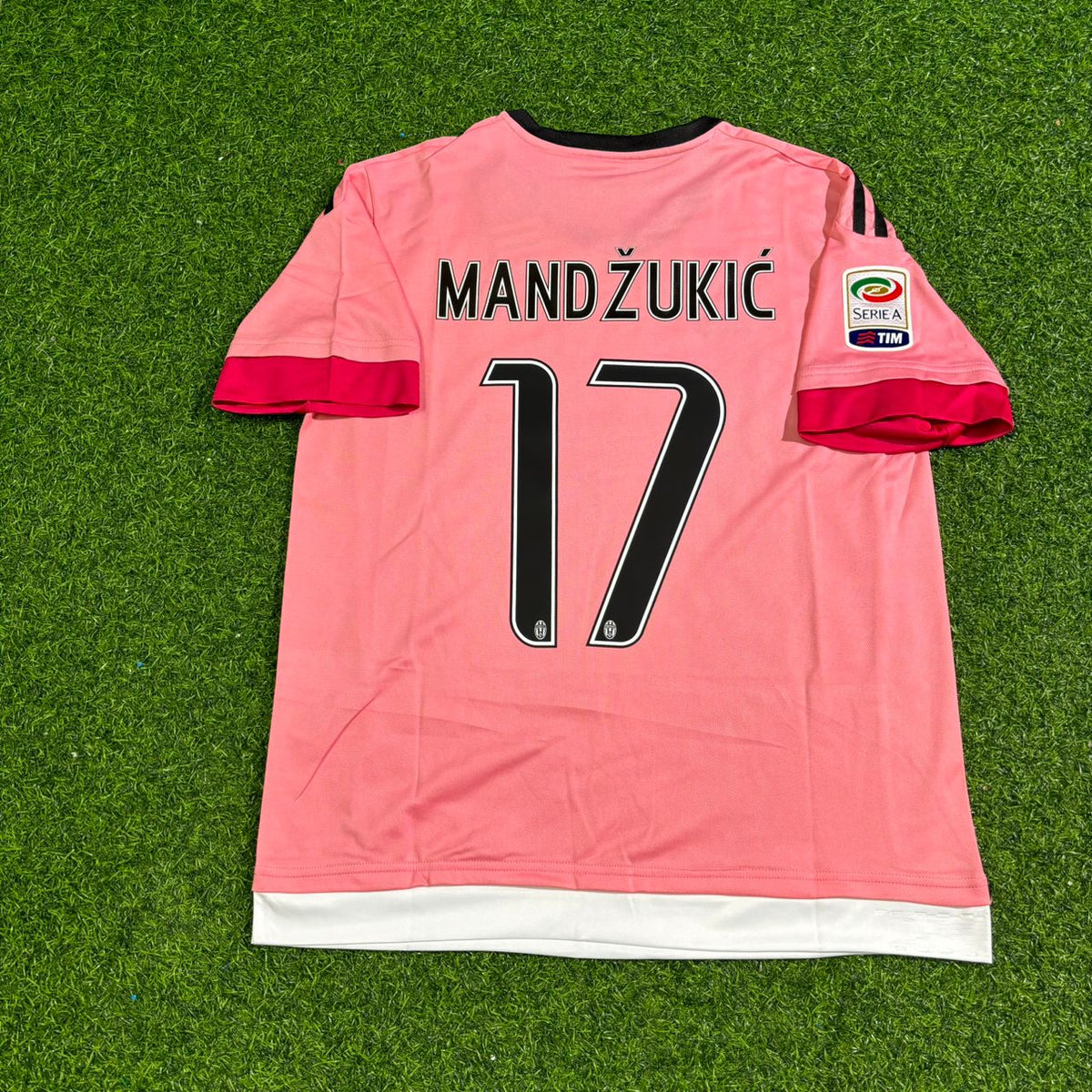 Juventus Retro Pink 2015-2016 Jersey – Mario Mandzukic – Back View