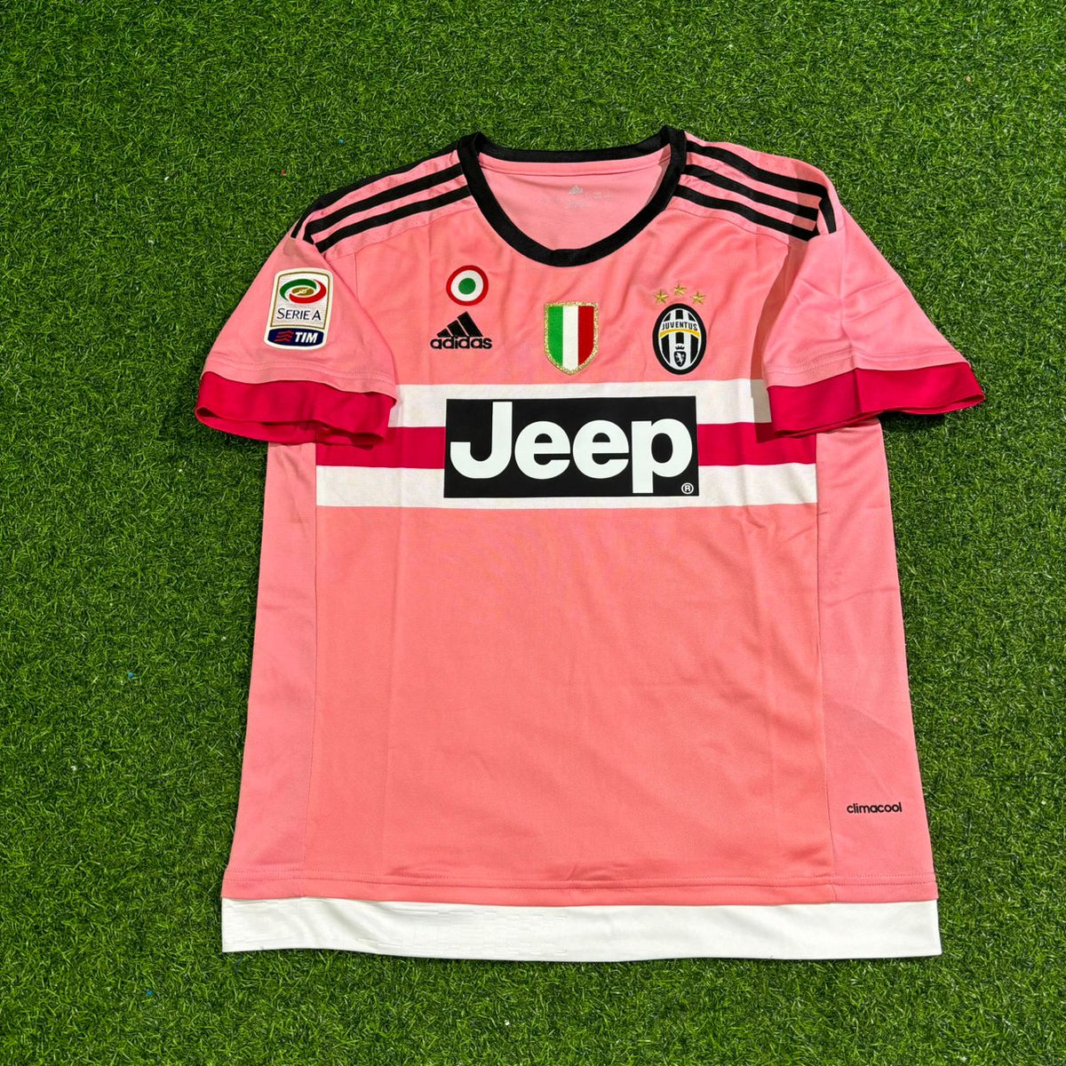 Juventus Retro Pink 2015-2016 Jersey – Mario Mandzukic – Front View