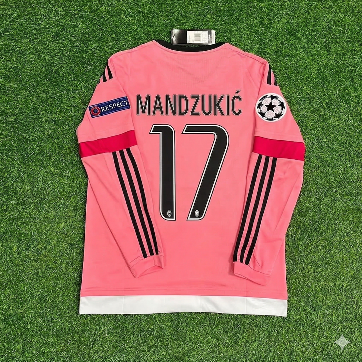 Juventus Pink Retro 2015-2016 Pink Jersey – Mario Mandzukic – Back View