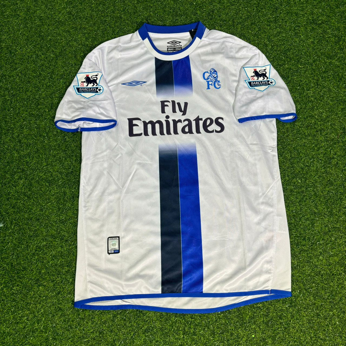 2004/05 Mateja Kezman #9 Chelsea Away Retro Football Jersey – Front View