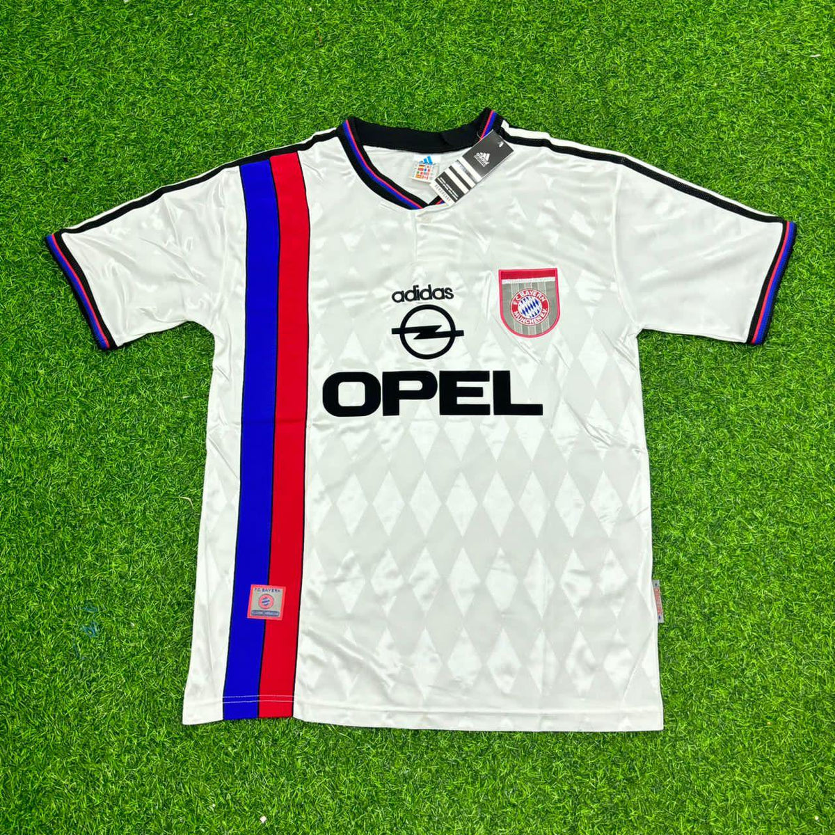 1997/98 Mehmet Scholl Bayern Munich Away White Retro Football Jersey Collection – Front View