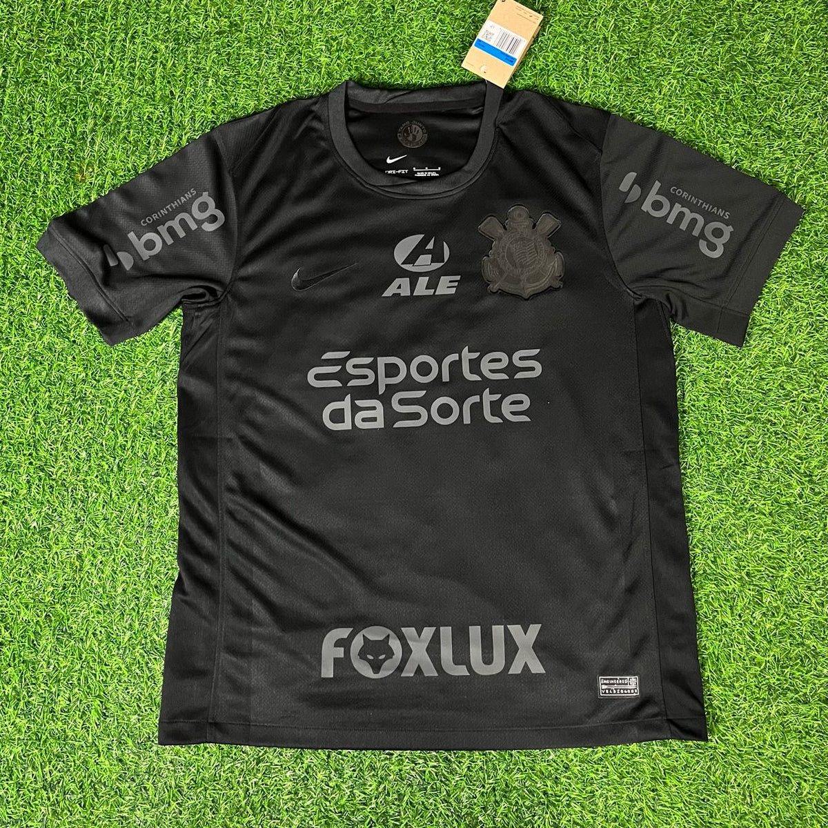 Memphis Depay #94 Corinthians Black Kit Jersey – Detailed View