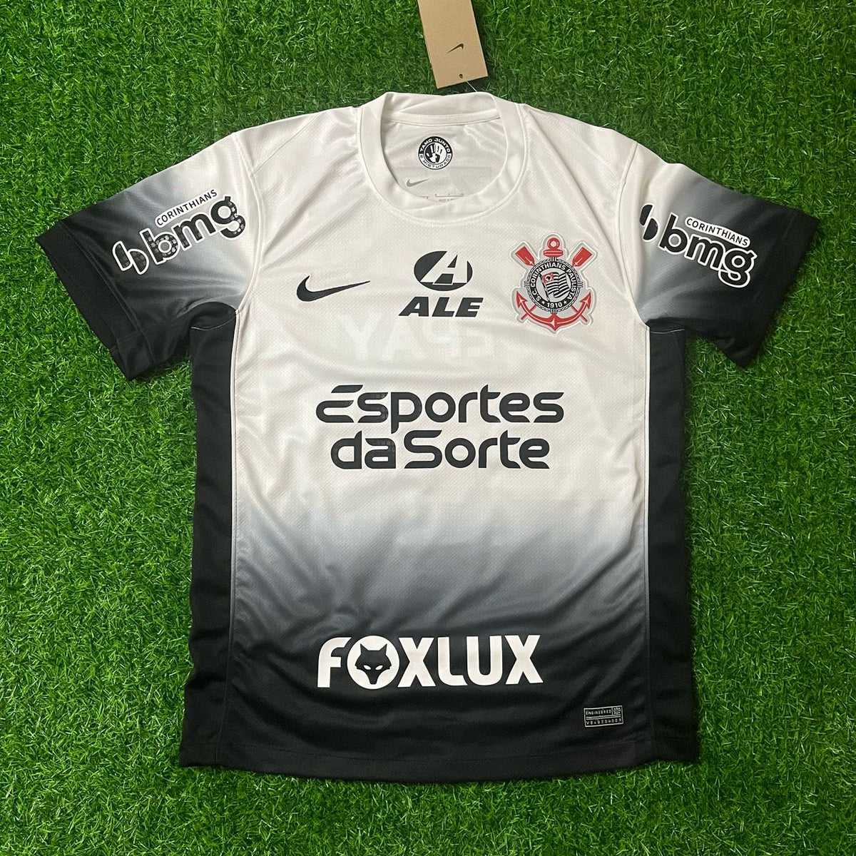 Corinthians Memphis Depay 10 Football Kit Jersey – Front View