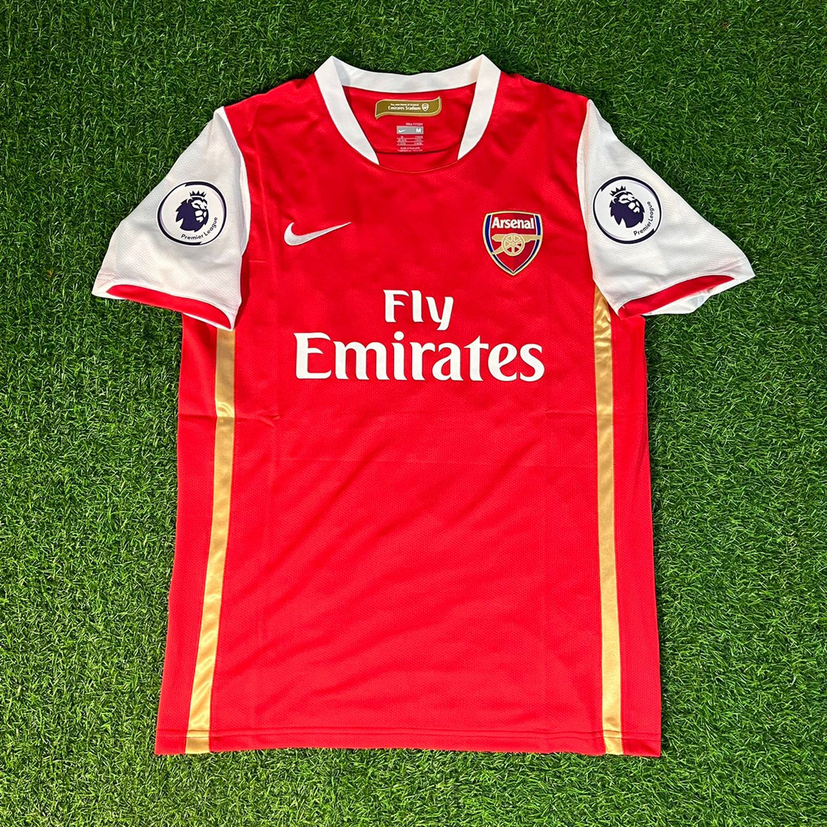 Mesut Ozil Arsenal Retro Jersey – Front View