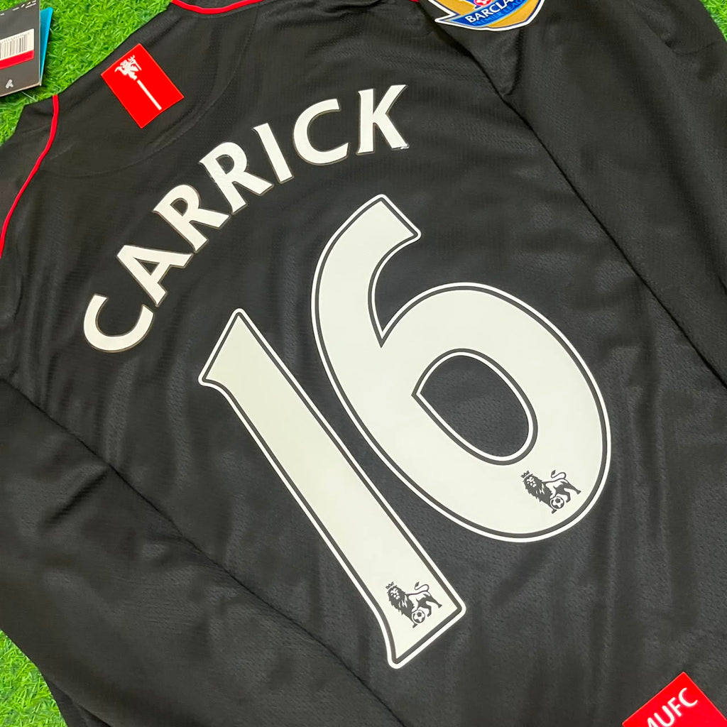 Michael Carrick 2007-2008 Manchester United Black Retro Jersey – Detailed View