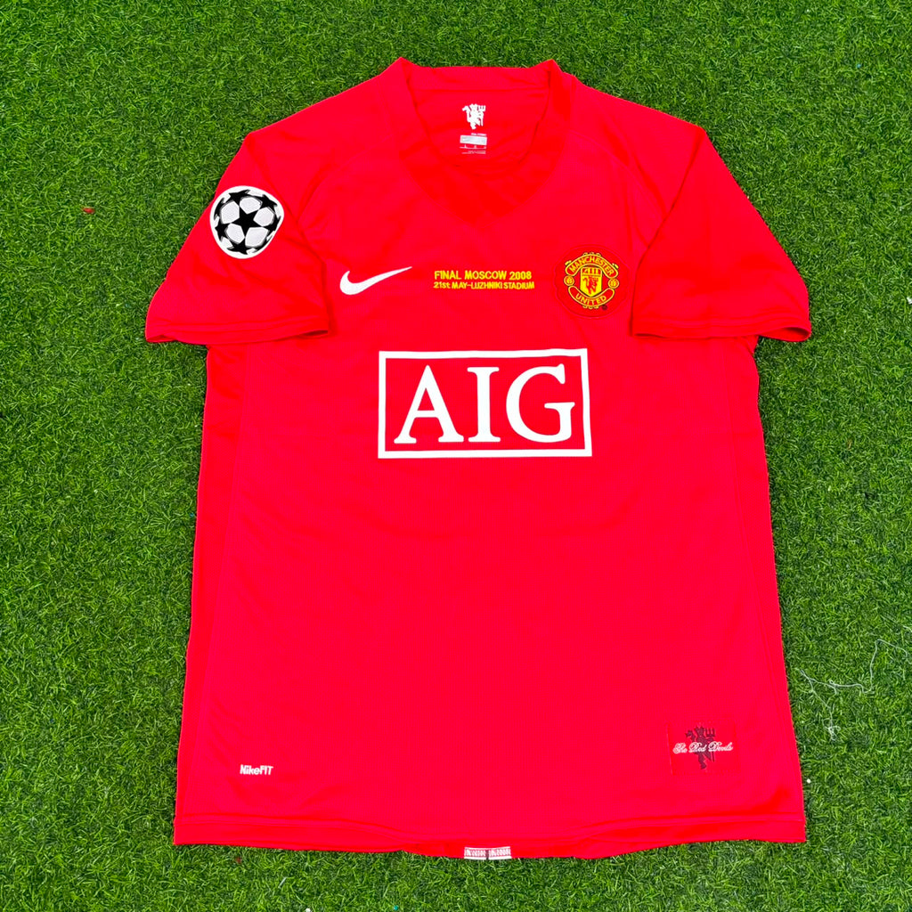 Michael Carrick Manchester United Champions League Final Moscow 2008 Retro Red Football Shirt – Front View