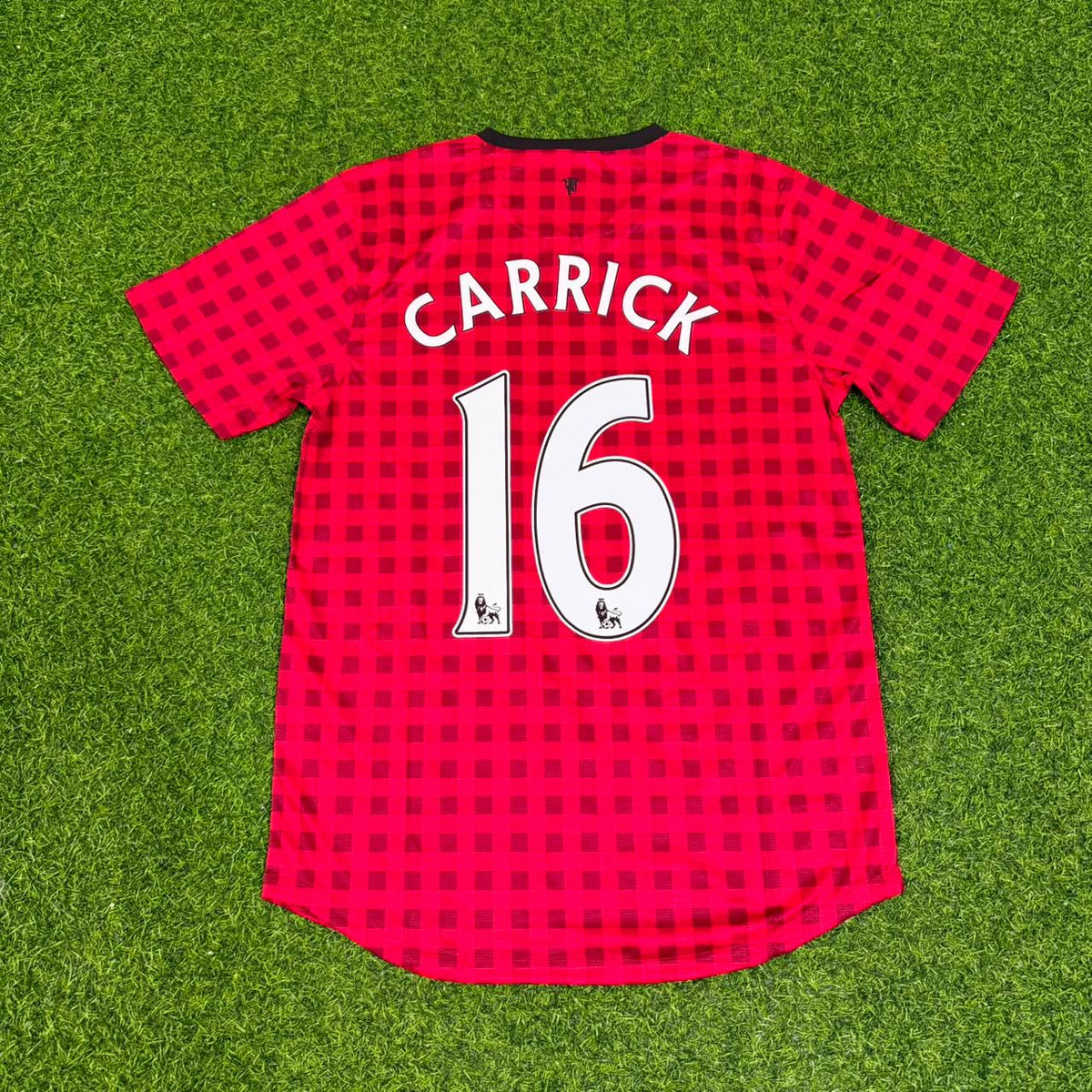 Michael Carrick Manchester United 2012 2013 Season Red Retro Jersey – Back View