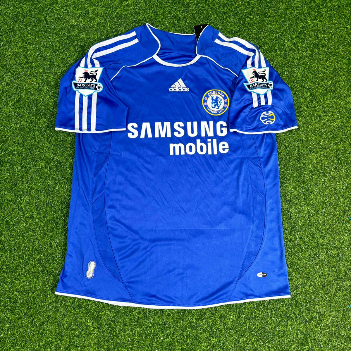 2006/08 Michael Essien Chelsea Retro Football Jersey – Front View
