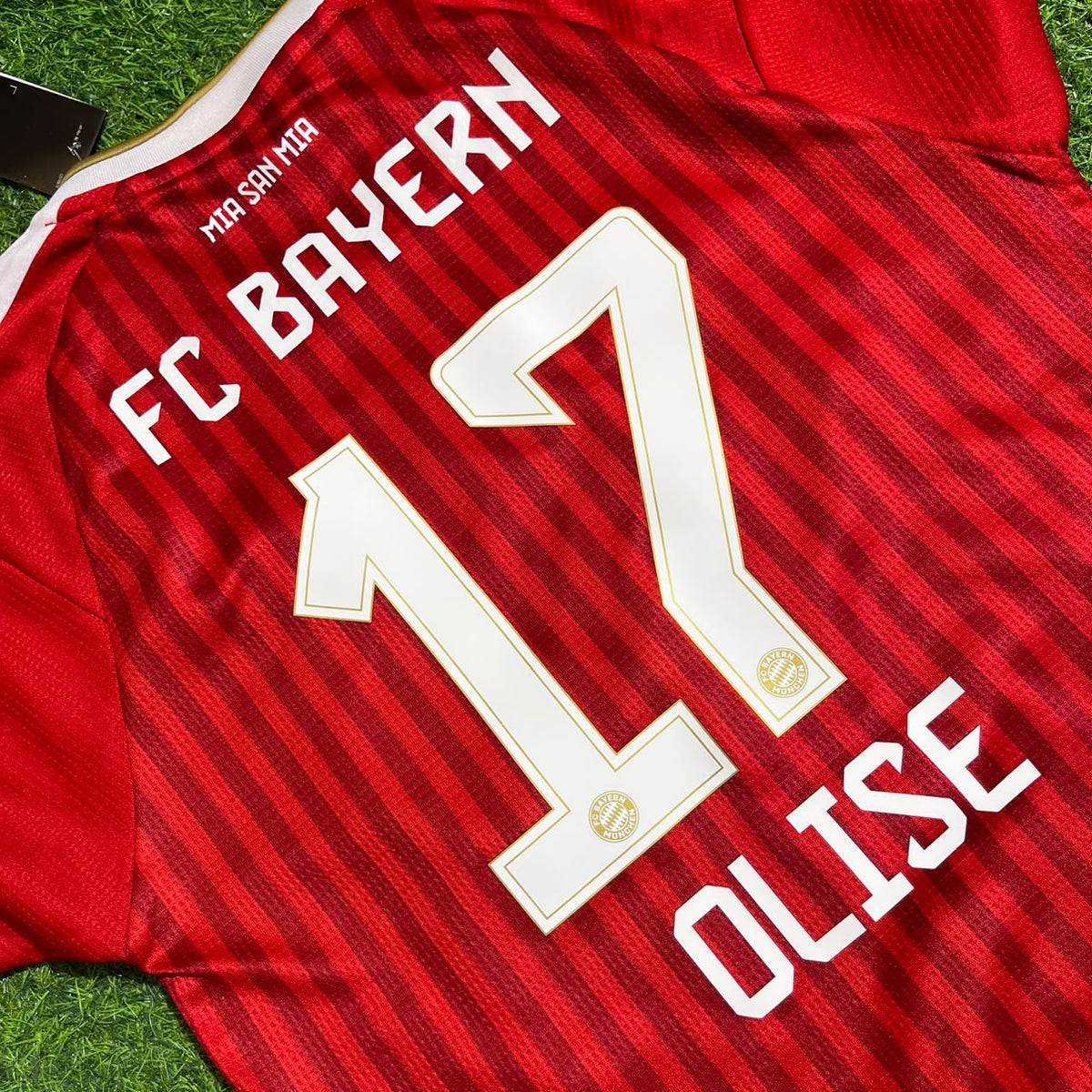Michael Olise #17 Bayern Munich 2027 Bundesliga Championship Patch Kids Football Jersey – Front View