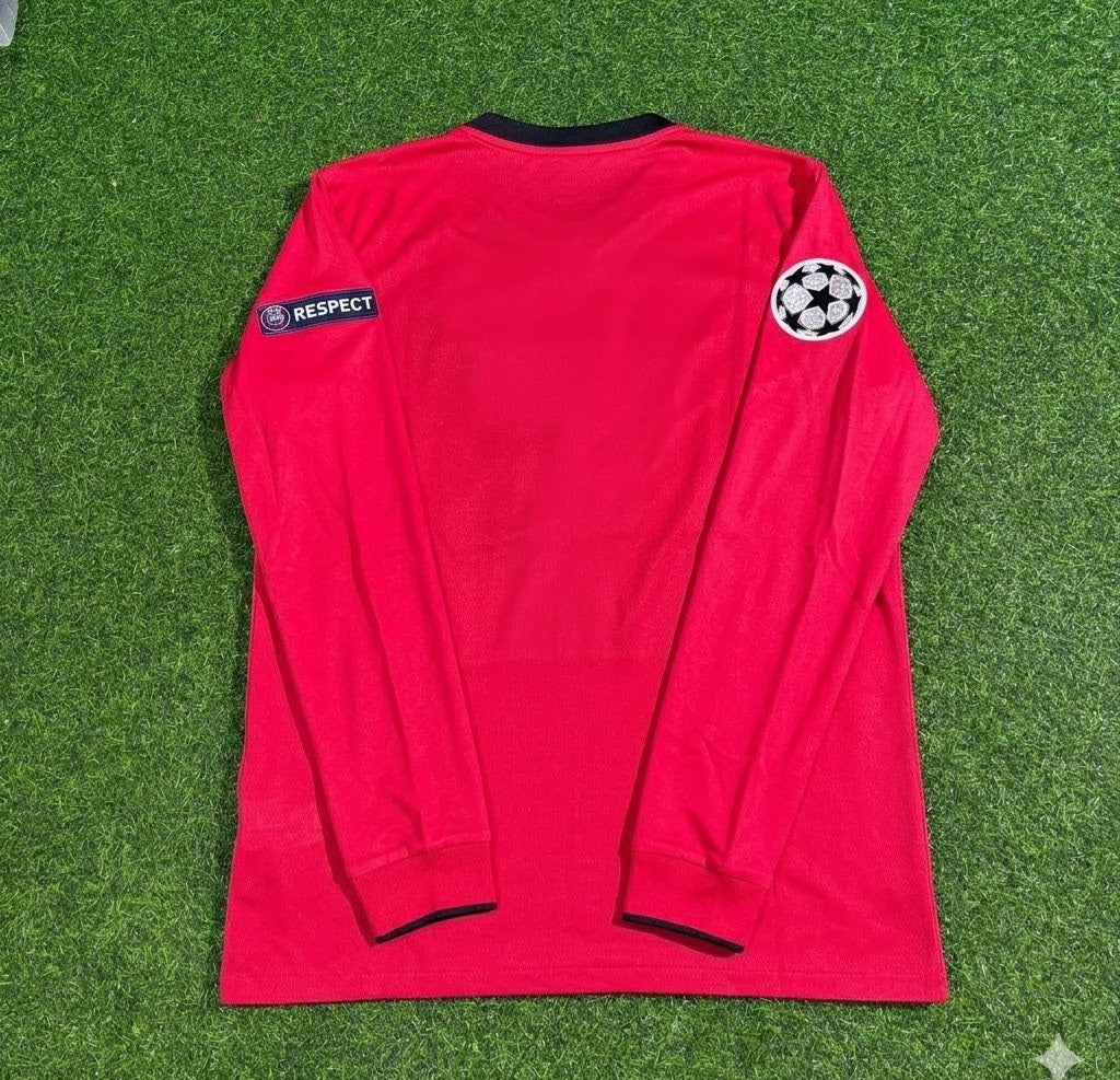Manchester United Retro Long Sleeve Football Jersey – Front View
