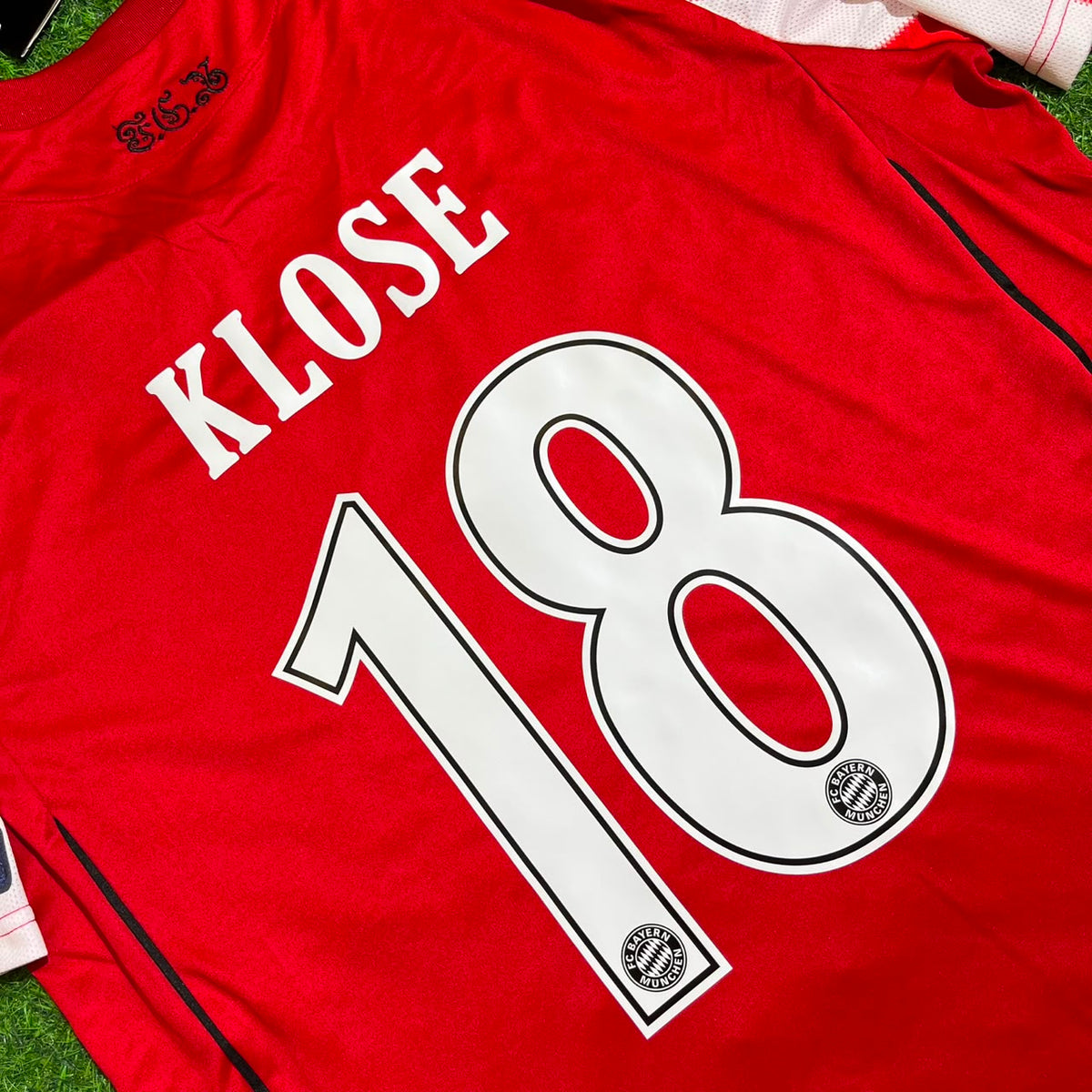 Miroslav Klose Bayern Munich 2010/11 Home Jersey – Detailed View
