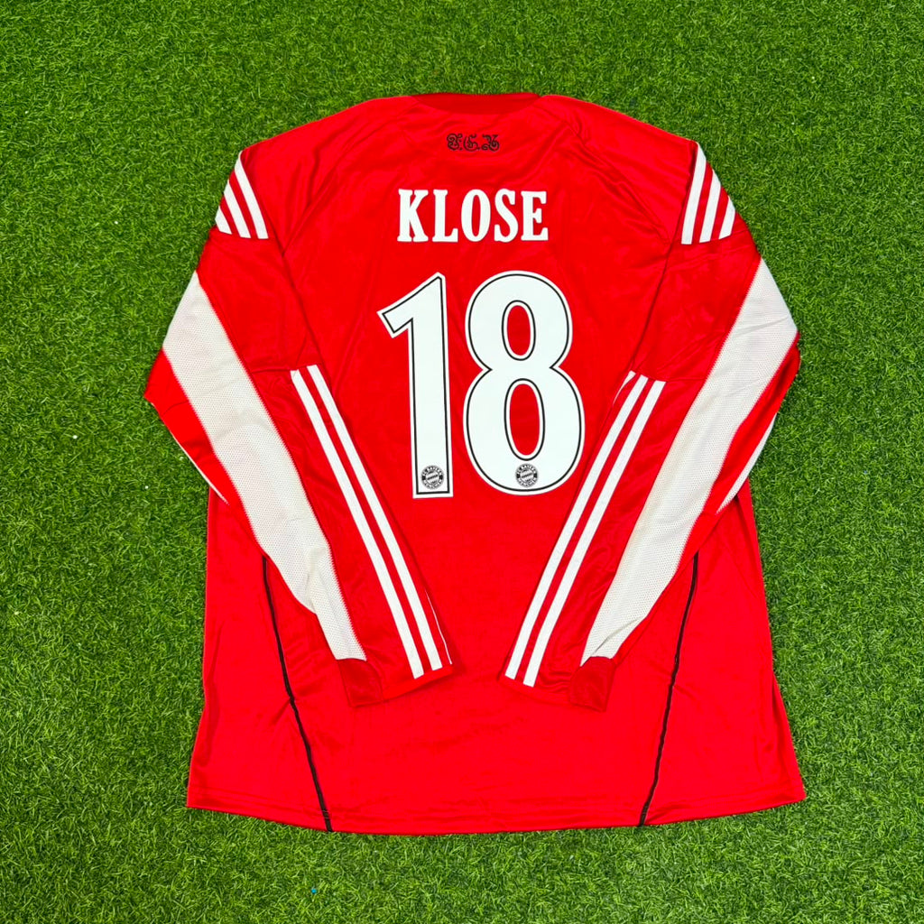 Miroslav Klose FC Bayern Munich 2010/11 Red Retro Jersey – Back View