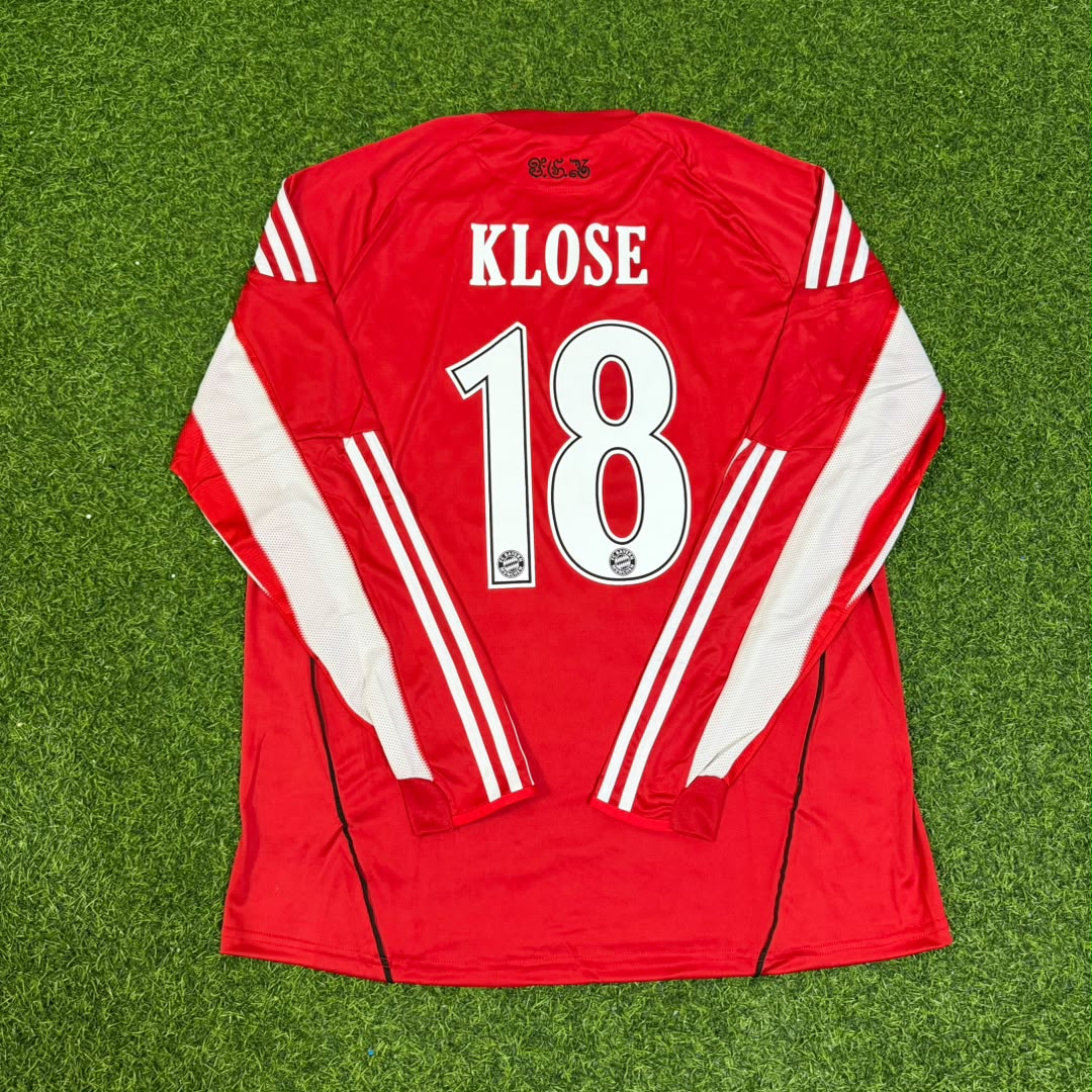 Miroslav Klose FC Bayern Munich 2010/11 Red Retro Jersey – Back View