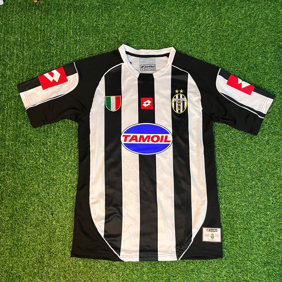 Mauro Camoranesi Juventus 2002 2003 Retro Football Jersey – Detailed View