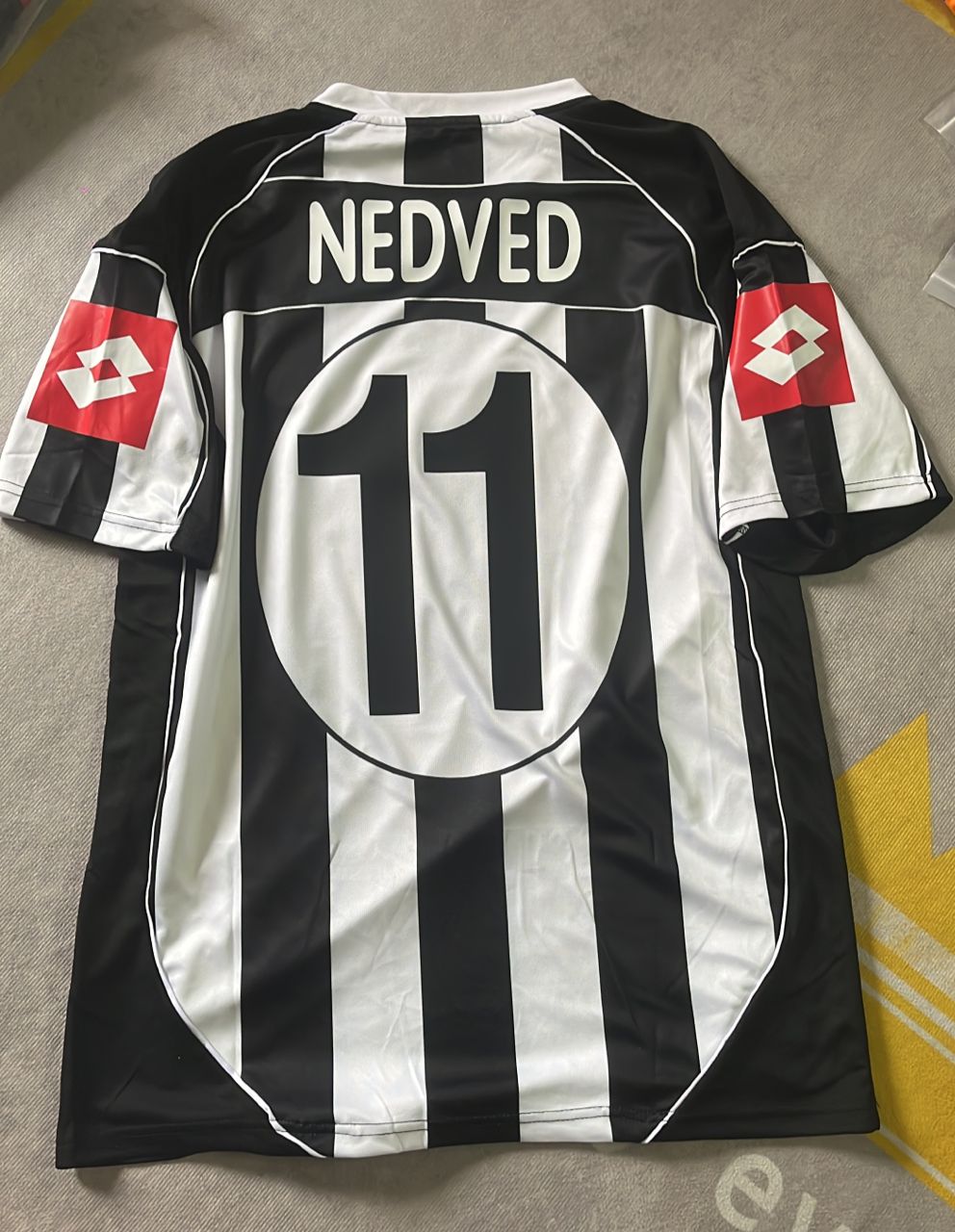 2001/02 Juventus Retro Black Season Football Jersey – Front View