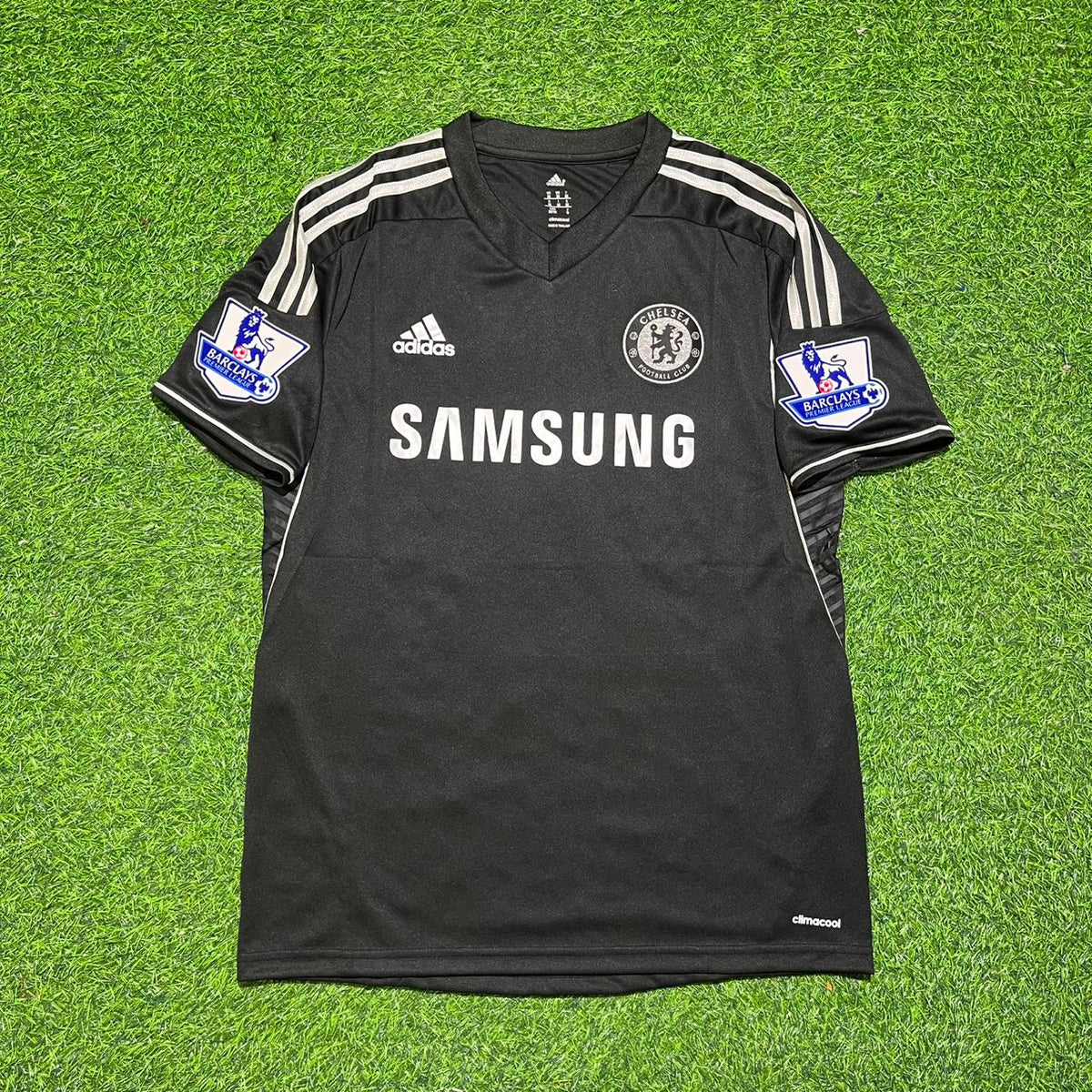2013/14 Nemanja Matic Chelsea Black Retro Football Jersey – Front View