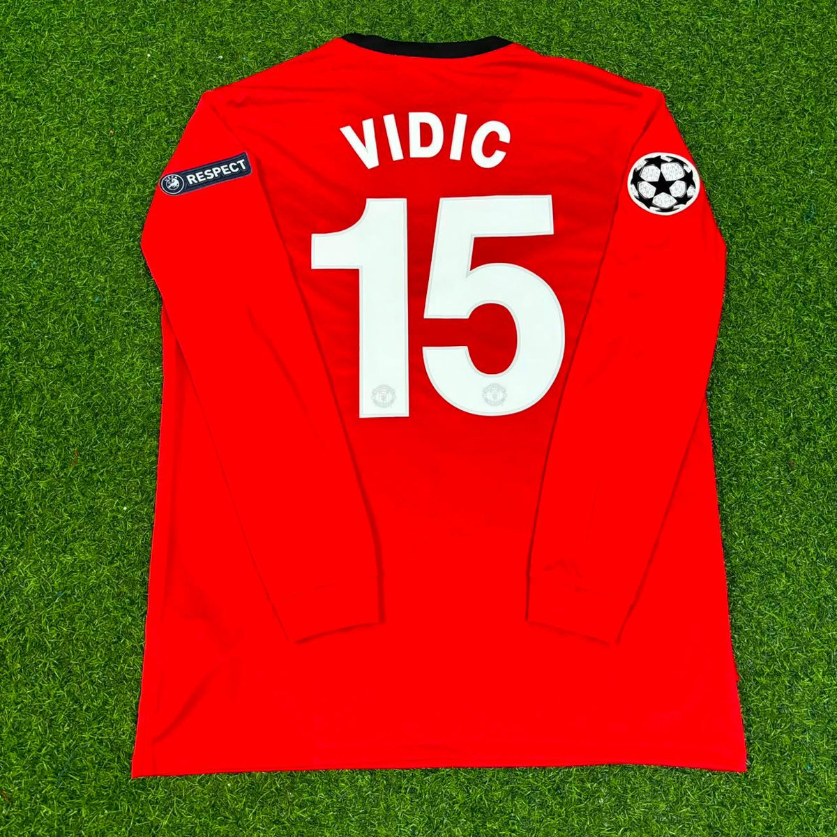 Nemanja Vidic #15 Manchester United 2009-2010 Retro Long Sleeve Football Jersey – Back View