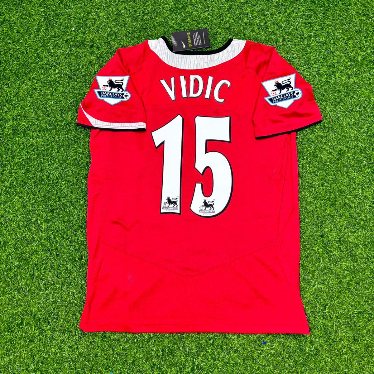Nemanja Vidić Manchester United 2005/2006 Retro Football Jersey – Back View