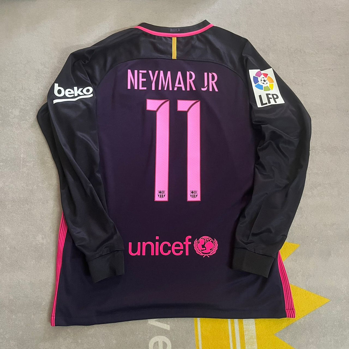 Neymar Jr Barcelona 14/15 Retro Pink Printing Long Sleeve Jersey – Back View