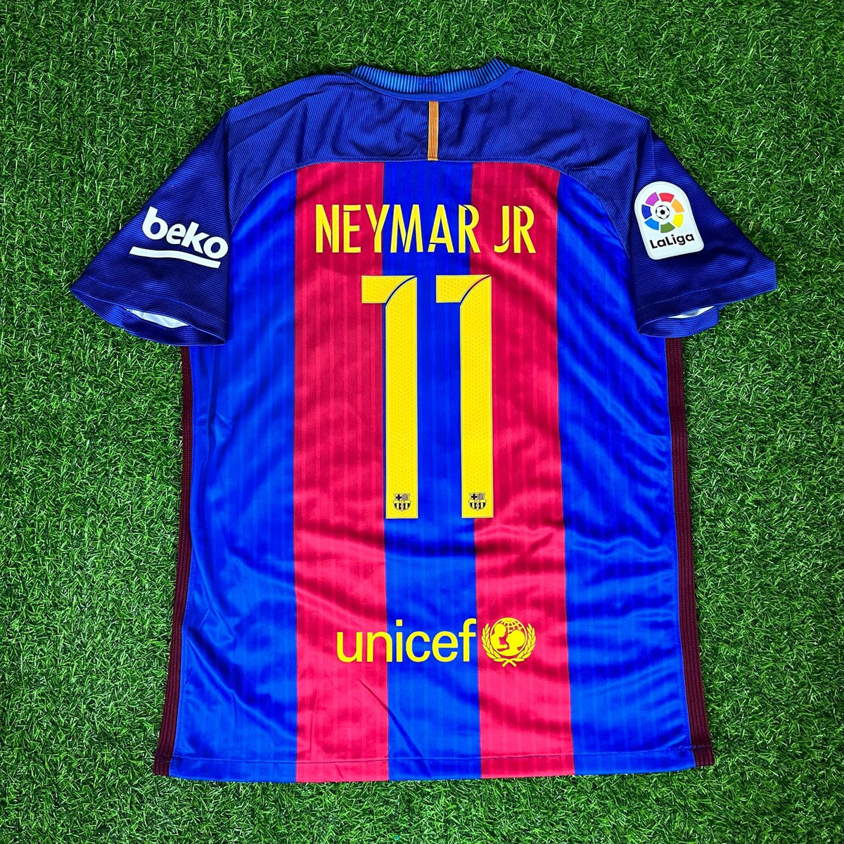 Neymar Jr 11 – FC Barcelona 2016/17 Home Retro Jersey – Back View