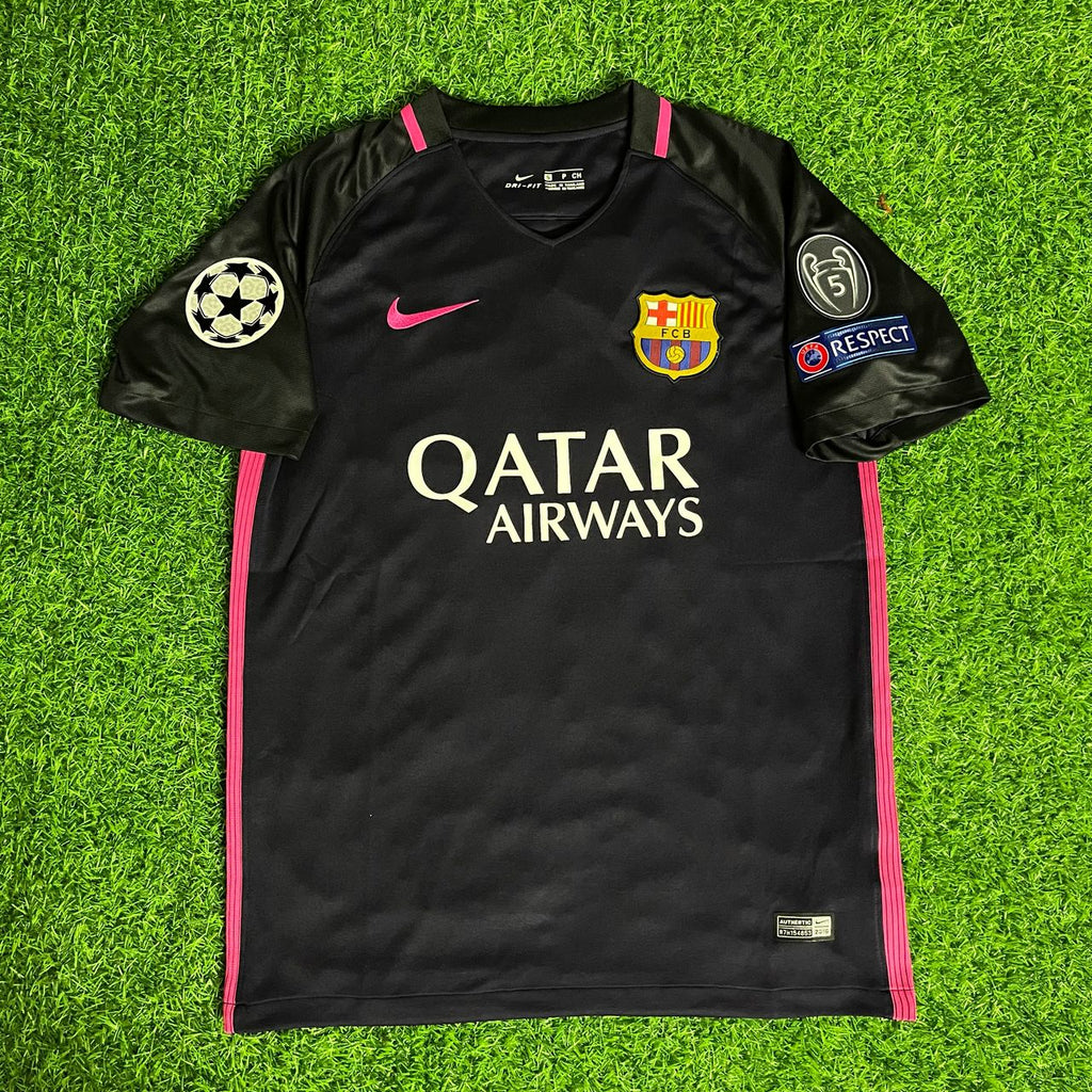 2014/15 Sergio Busquets Retro Black Pink Football Jersey – Front View