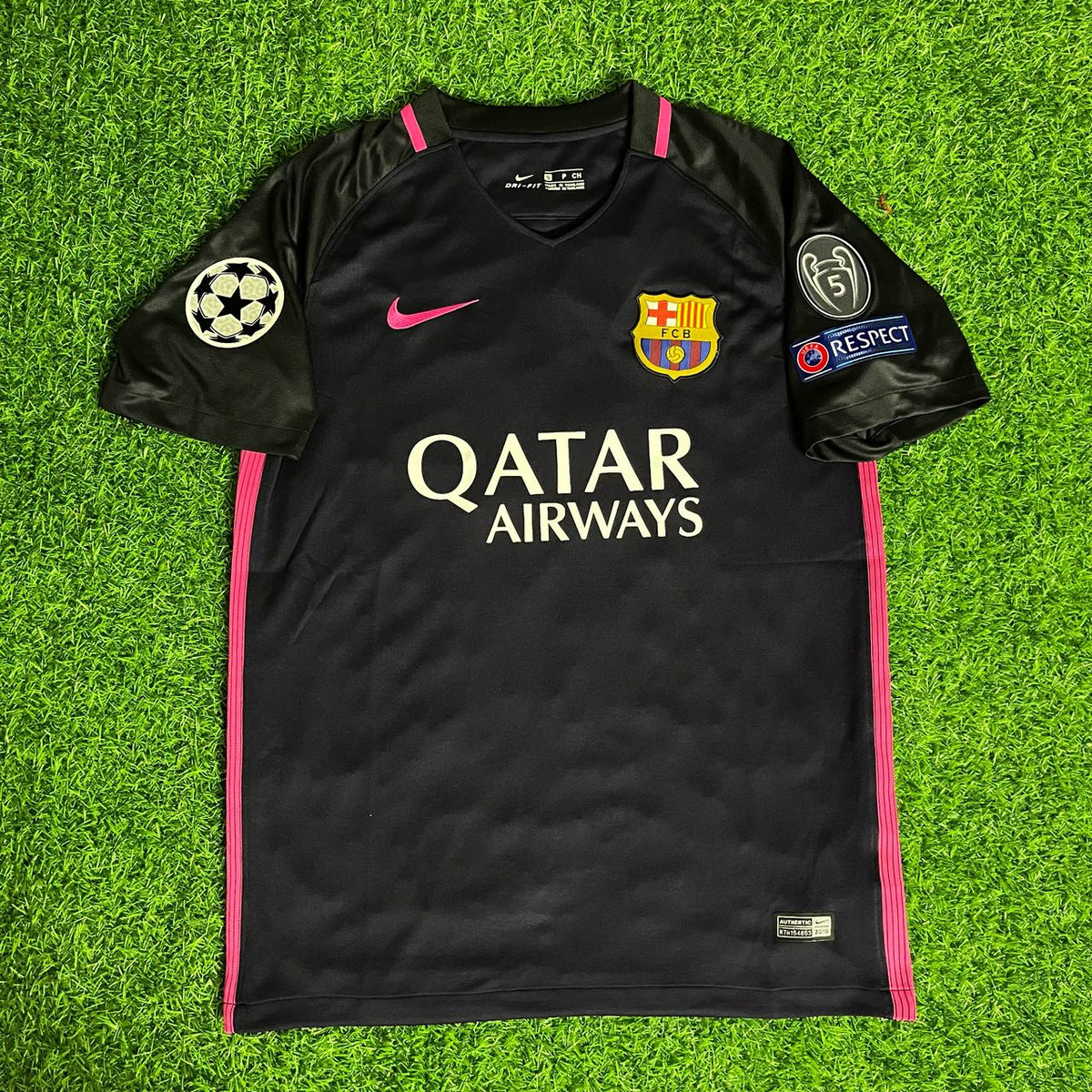Luis Suarez Barcelona 2014/15 Retro Black Pink Jersey – Front View