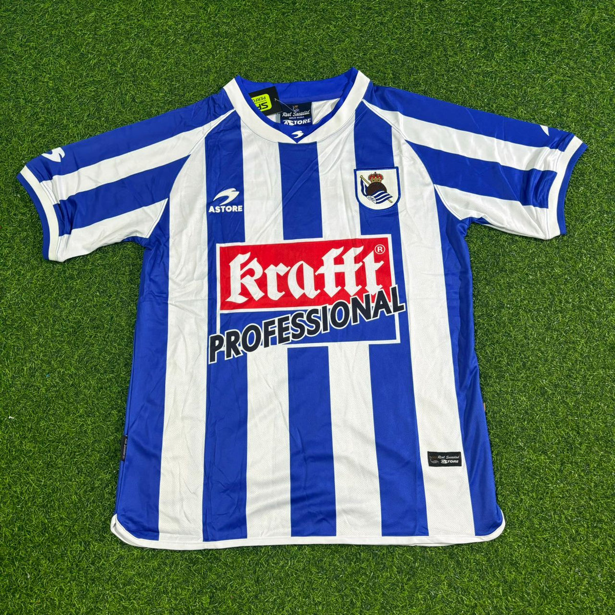 Real Sociedad 2002-2003 Retro Football Jersey – Nihat Kahveci – Front View