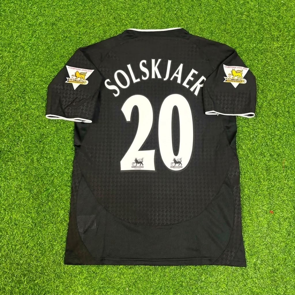 Ole Gunnar Solskjaer Manchester United 2003-2004 Away Black Retro Football Jersey – Back View