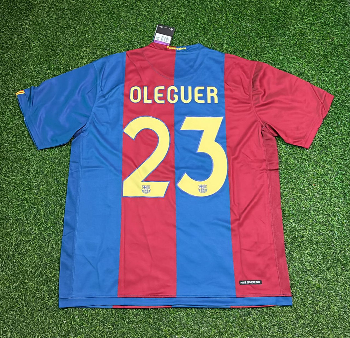 Oleguer Presas Barcelona Retro 2006-07 Jersey – Detailed View
