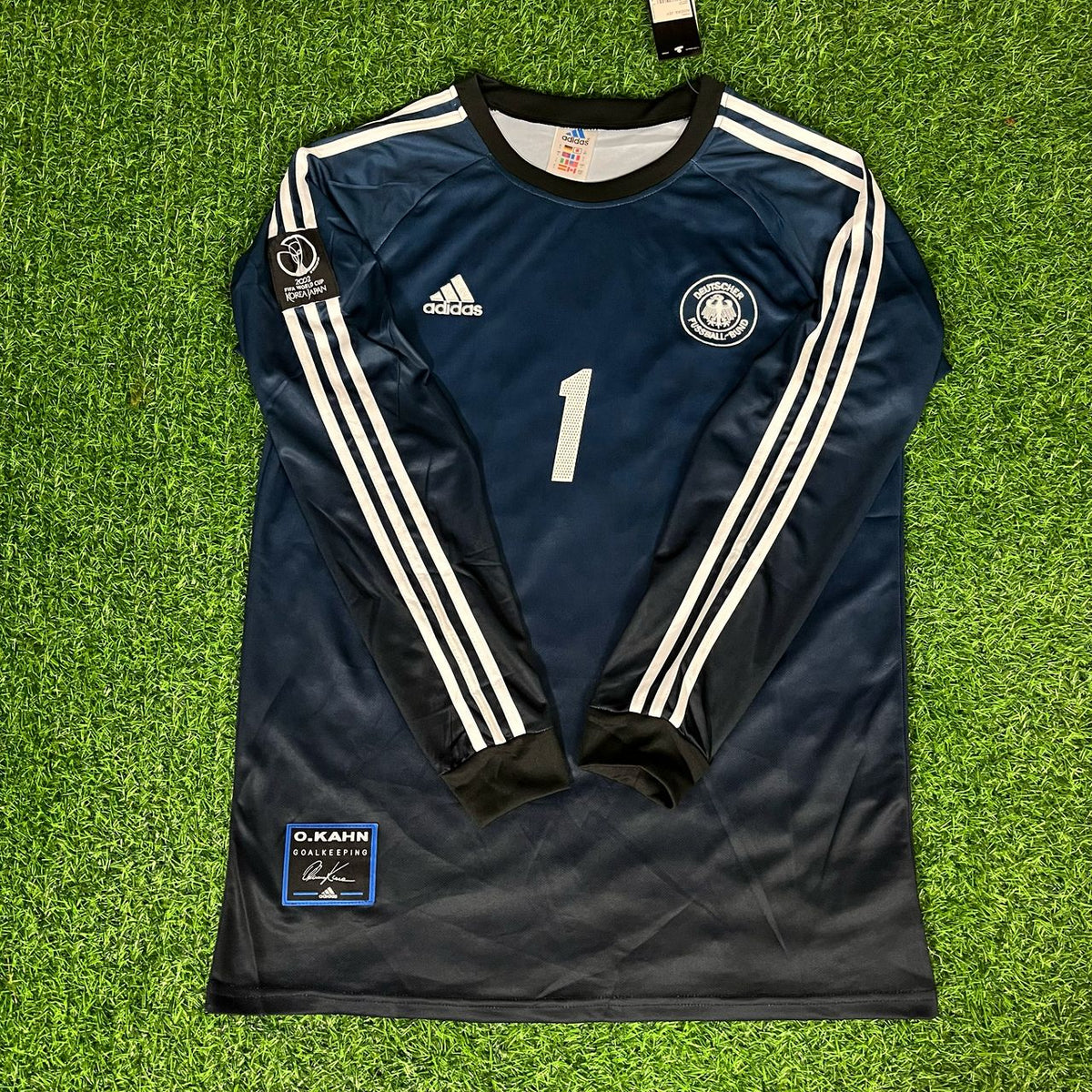 Oliver Kahn – Germany Deutschland 2002 World Cup Goalkeeper Retro Kit Jersey – | | – Front View