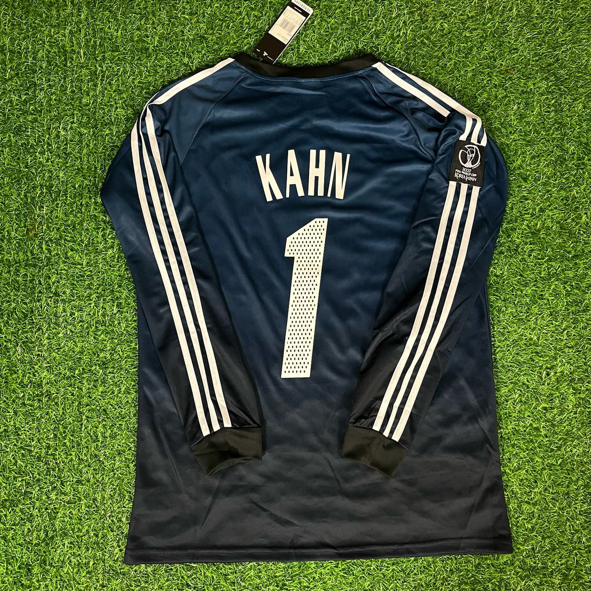 Oliver Kahn – Germany Deutschland 2002 World Cup Goalkeeper Retro Kit Jersey – | | – Back View