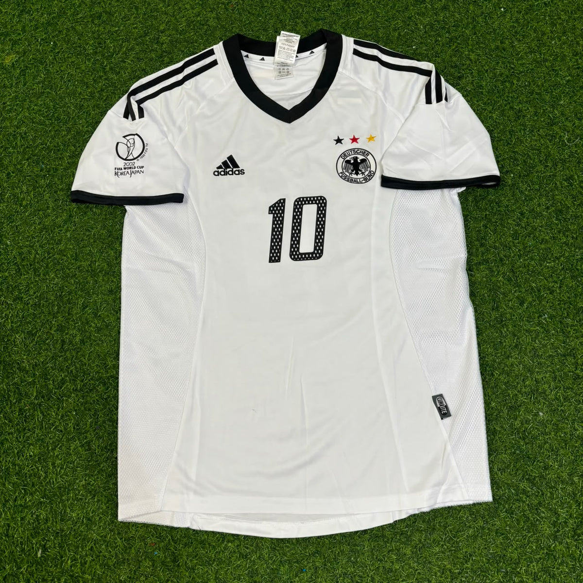 Germany Deutschland 2002 World Cup Japan Korea White Retro Jersey – Oliver Neuville – Front View