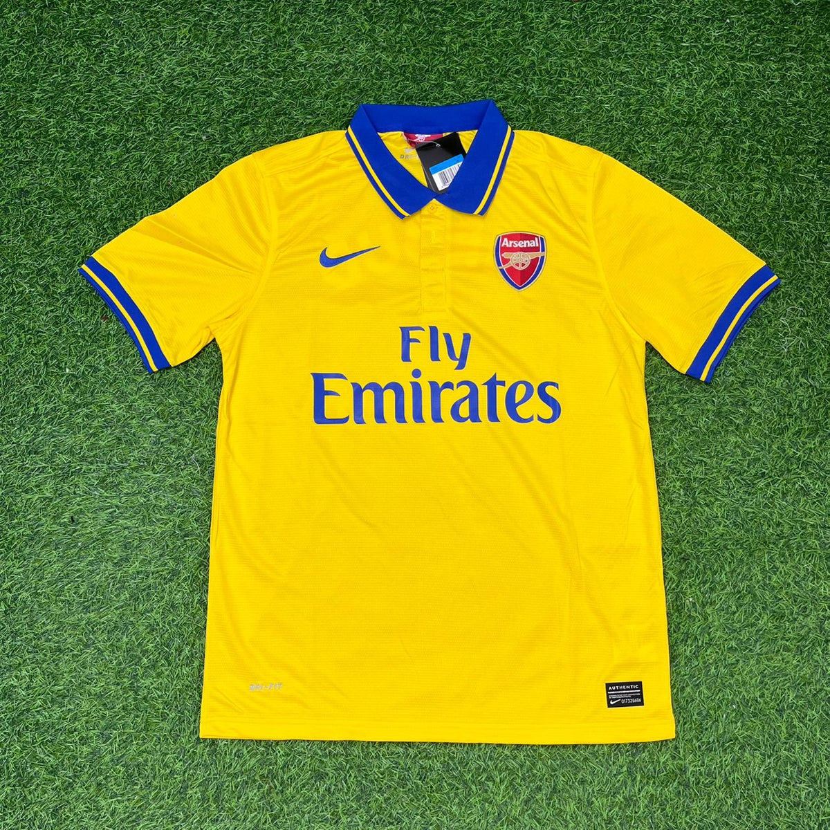 Olivier Giroud Arsenal 2013-2014 Yellow Retro Football Jersey – Front View