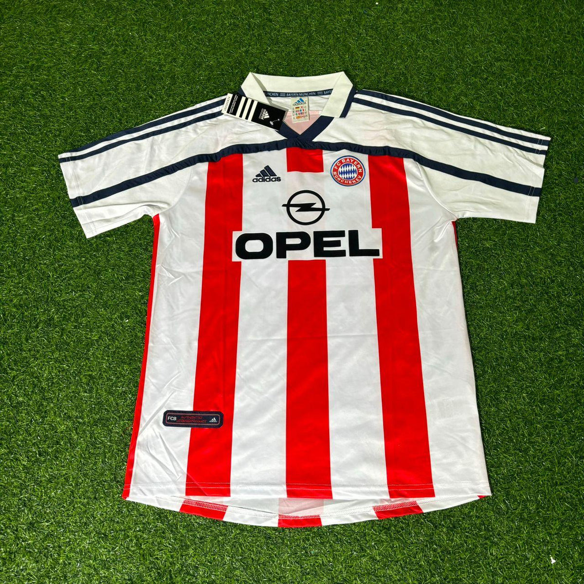 2000 Owen Hargreaves Bayern Munich 2001 Football Jersey – Front View
