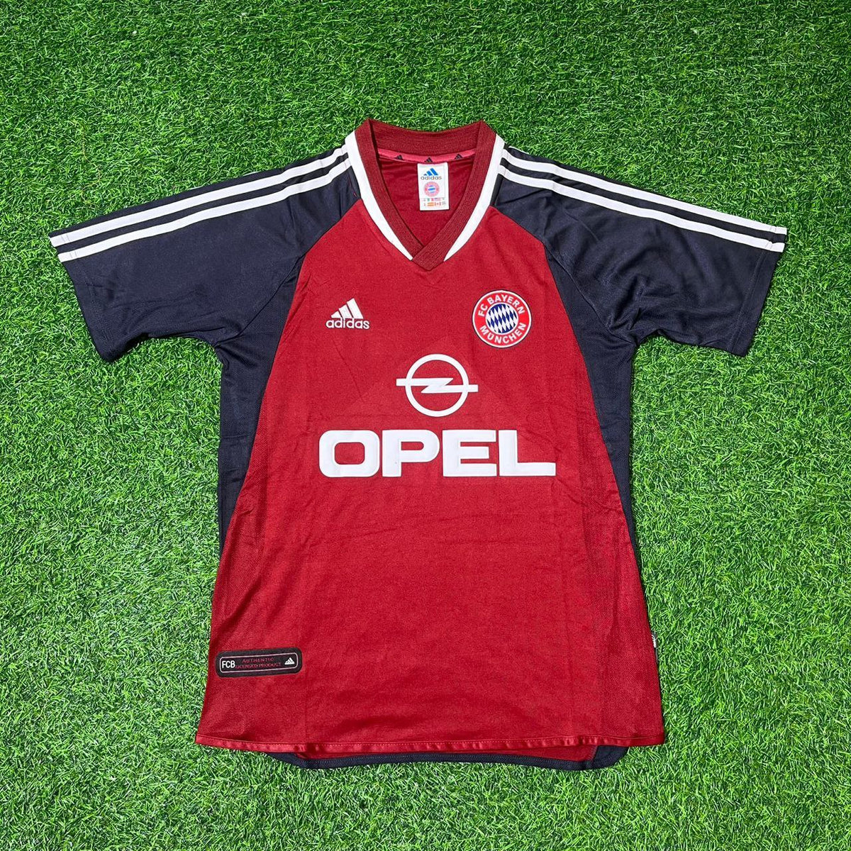 2001/02 Owen Hargreaves Bayern Munich Red Retro Football Jersey – Front View