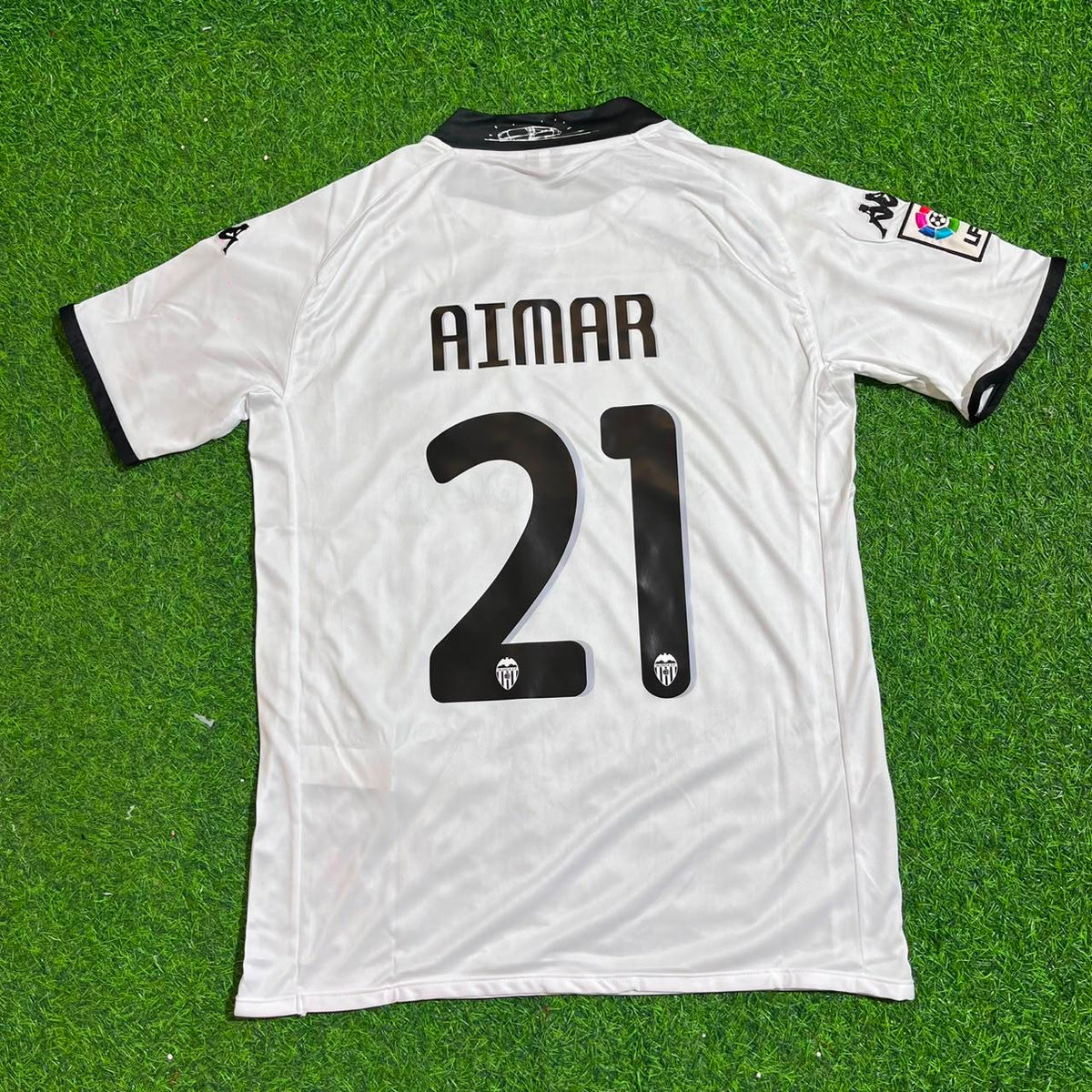 Valencia White Retro Football Jersey – Pablo Aimar #21 – Back View