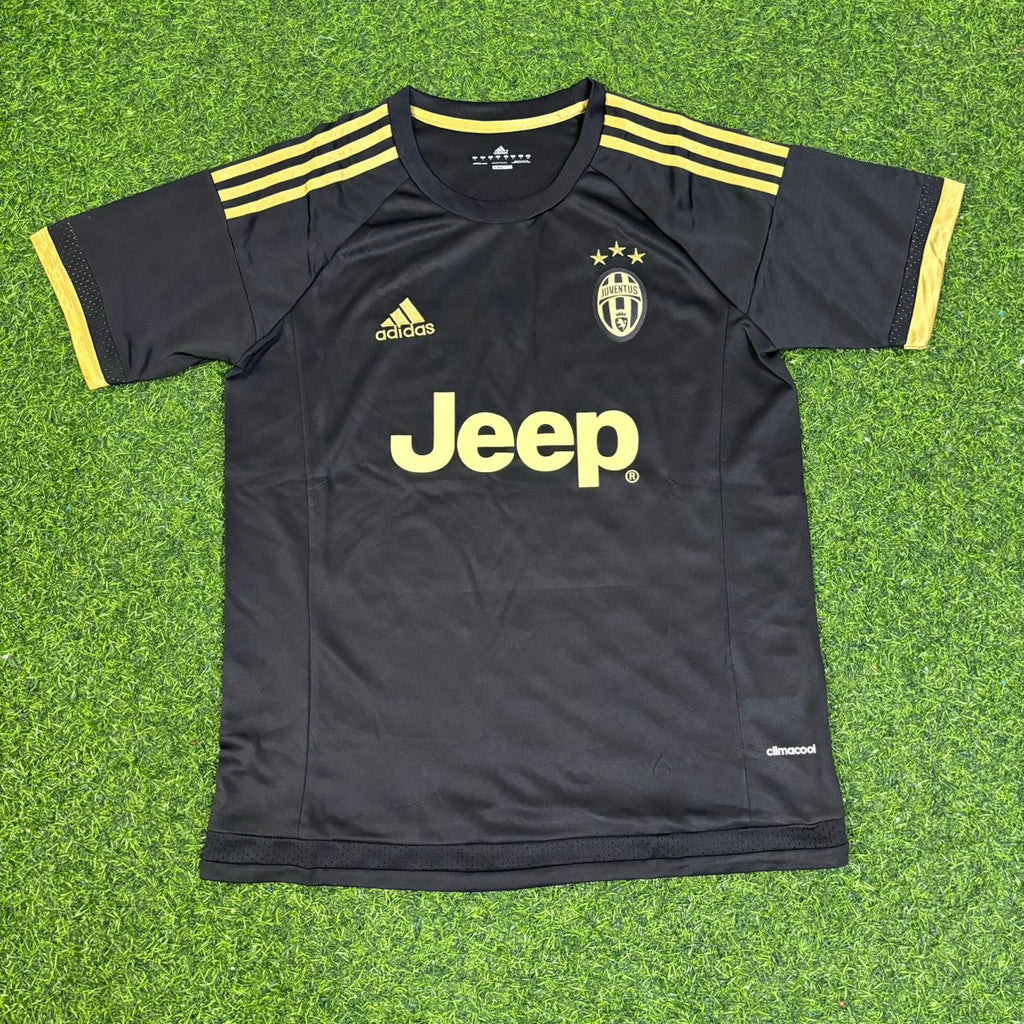Juventus Retro Black Kit Jersey – Patrice Evra 33- – Front View